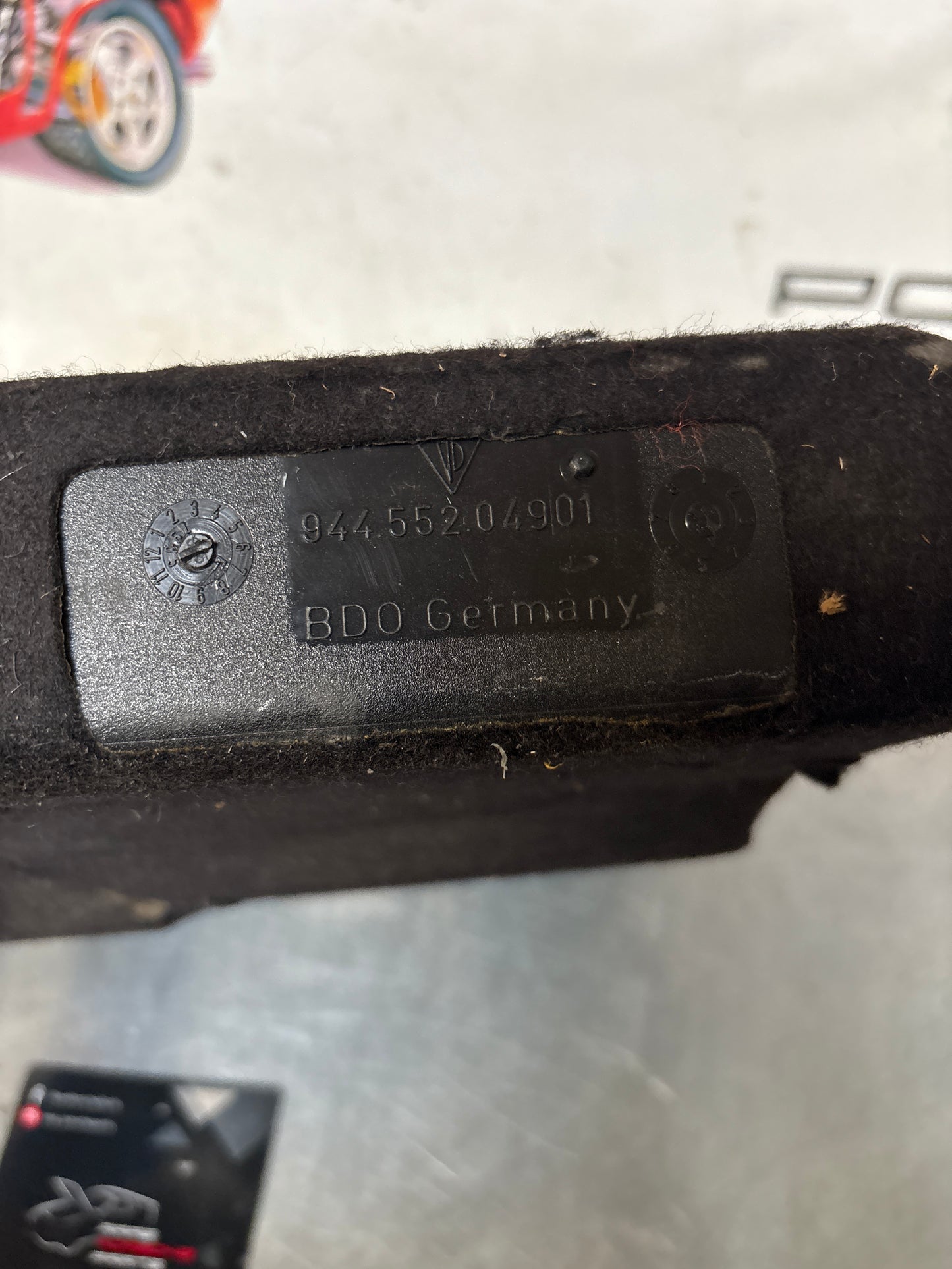 Porsche 944 glove box, from 85.5 94455204901 LHD cars