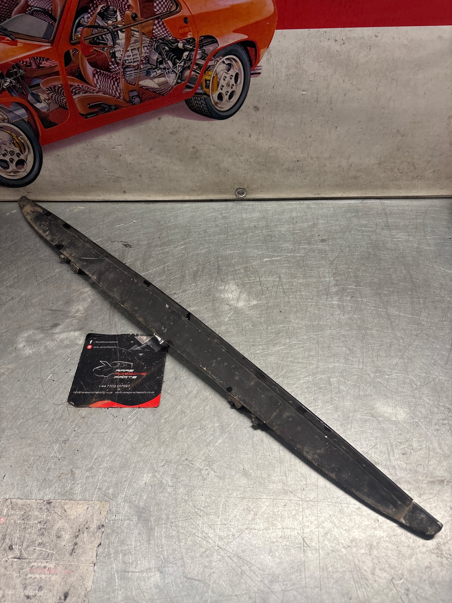 Porsche 928 wind deflector plate, used  9285640230370K