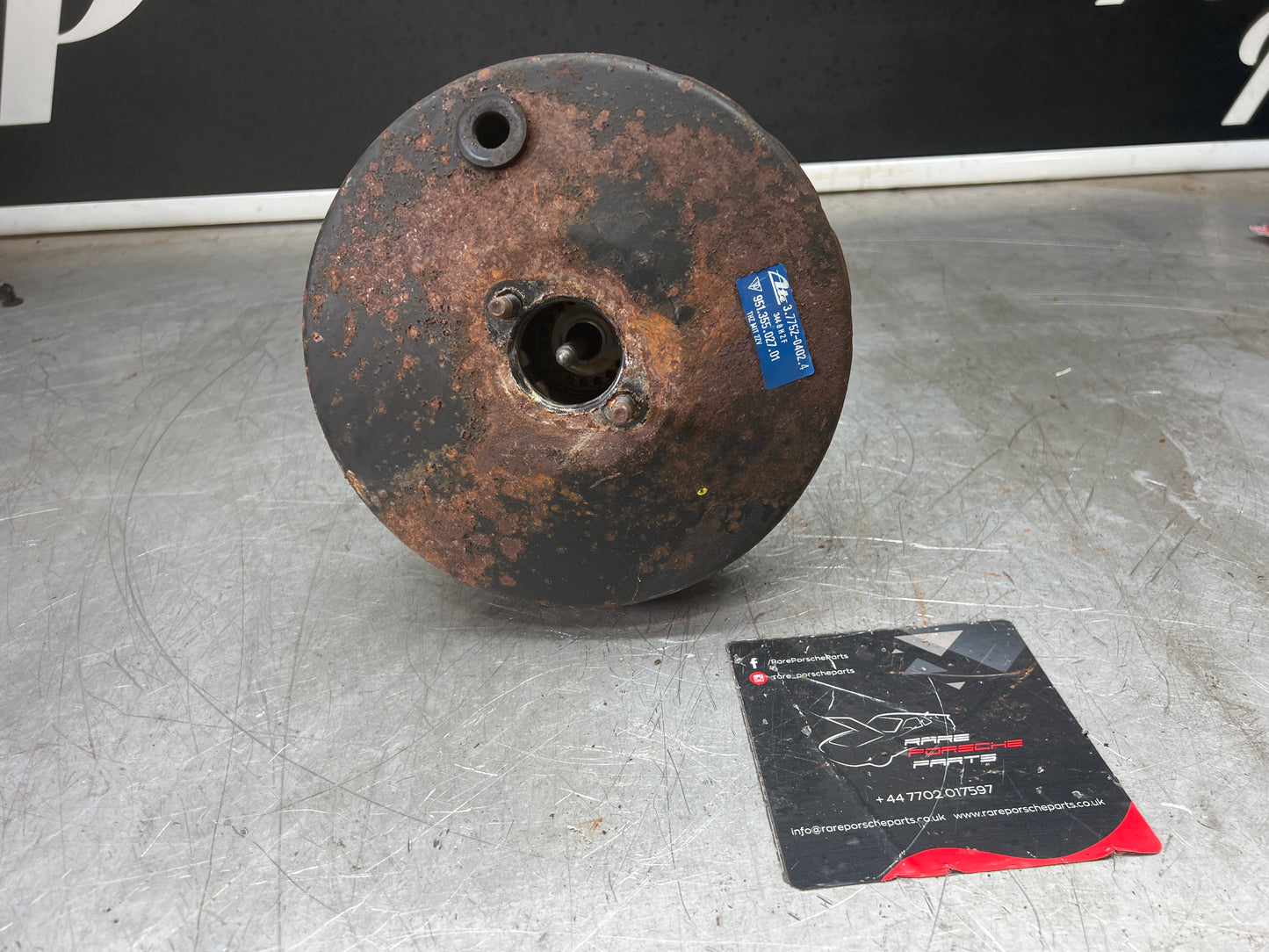 Porsche 944 brake booster, used 95135502701