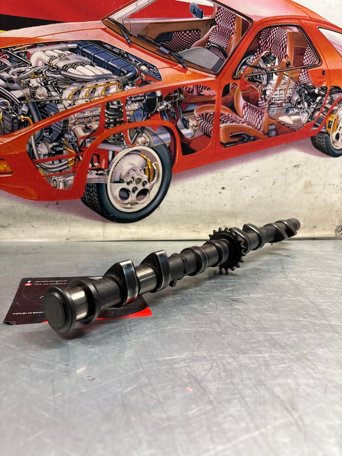 Porsche 928 S3 M28.45/46 engine Camshaft, intake side, cylinder 1-4, used 9281052913R / 92810529108