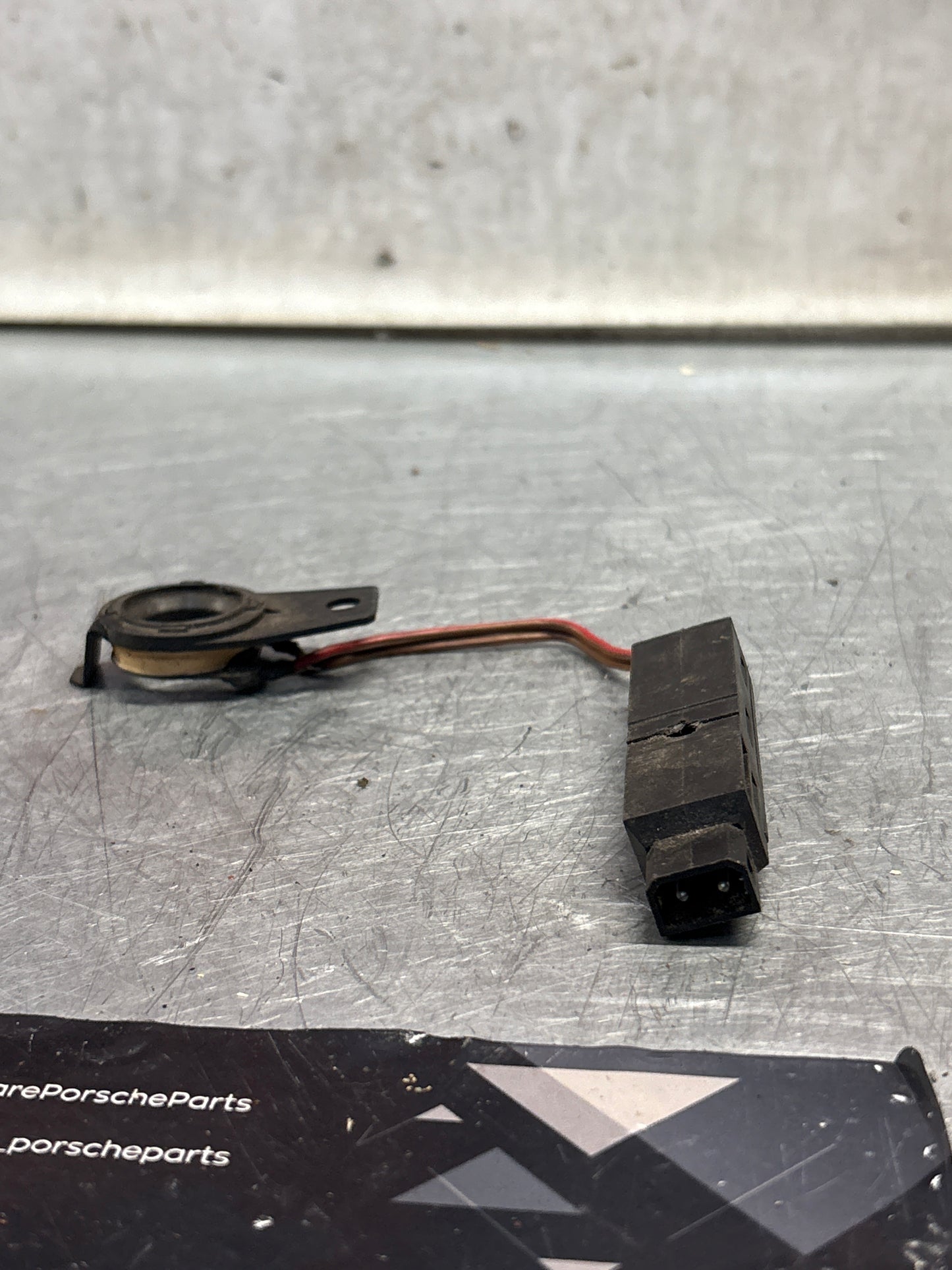 Porsche 928 door central locking pulse generator, used 92863713700