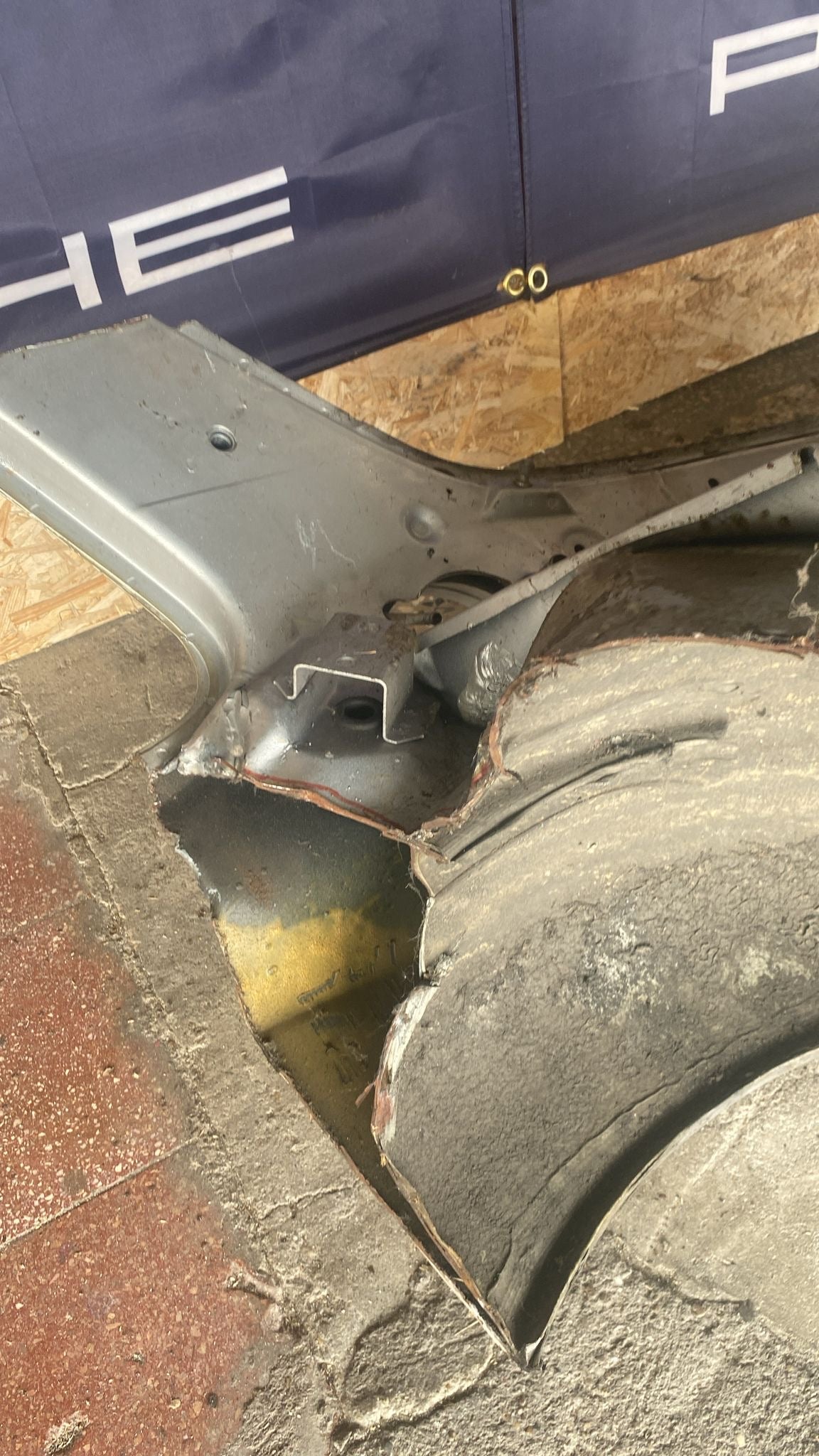 Porsche 944 Right side cut, rear fender 94450390403,