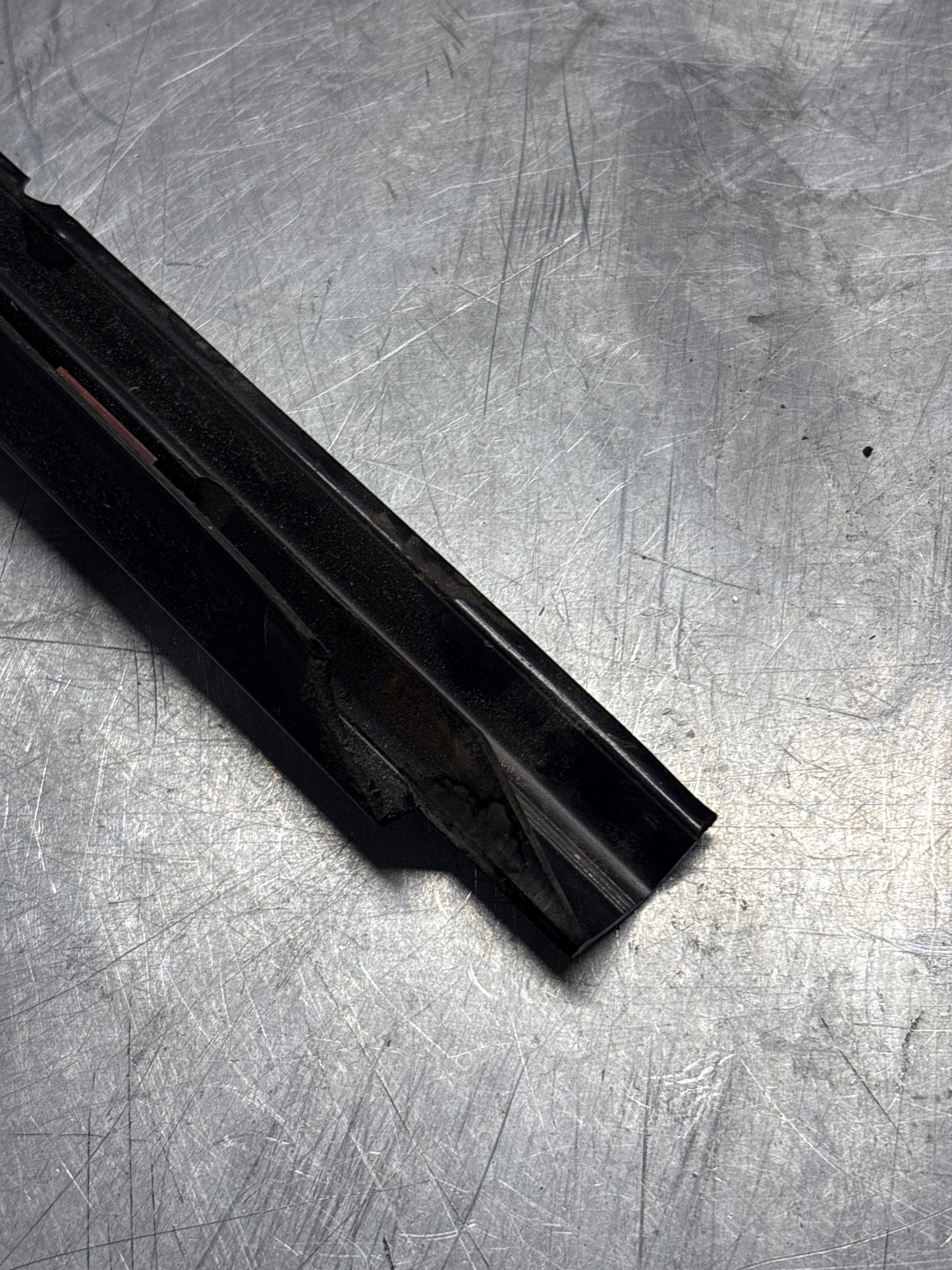 Porsche 944 85.5- left sill trim, scuff plate used 94455112100 cracked