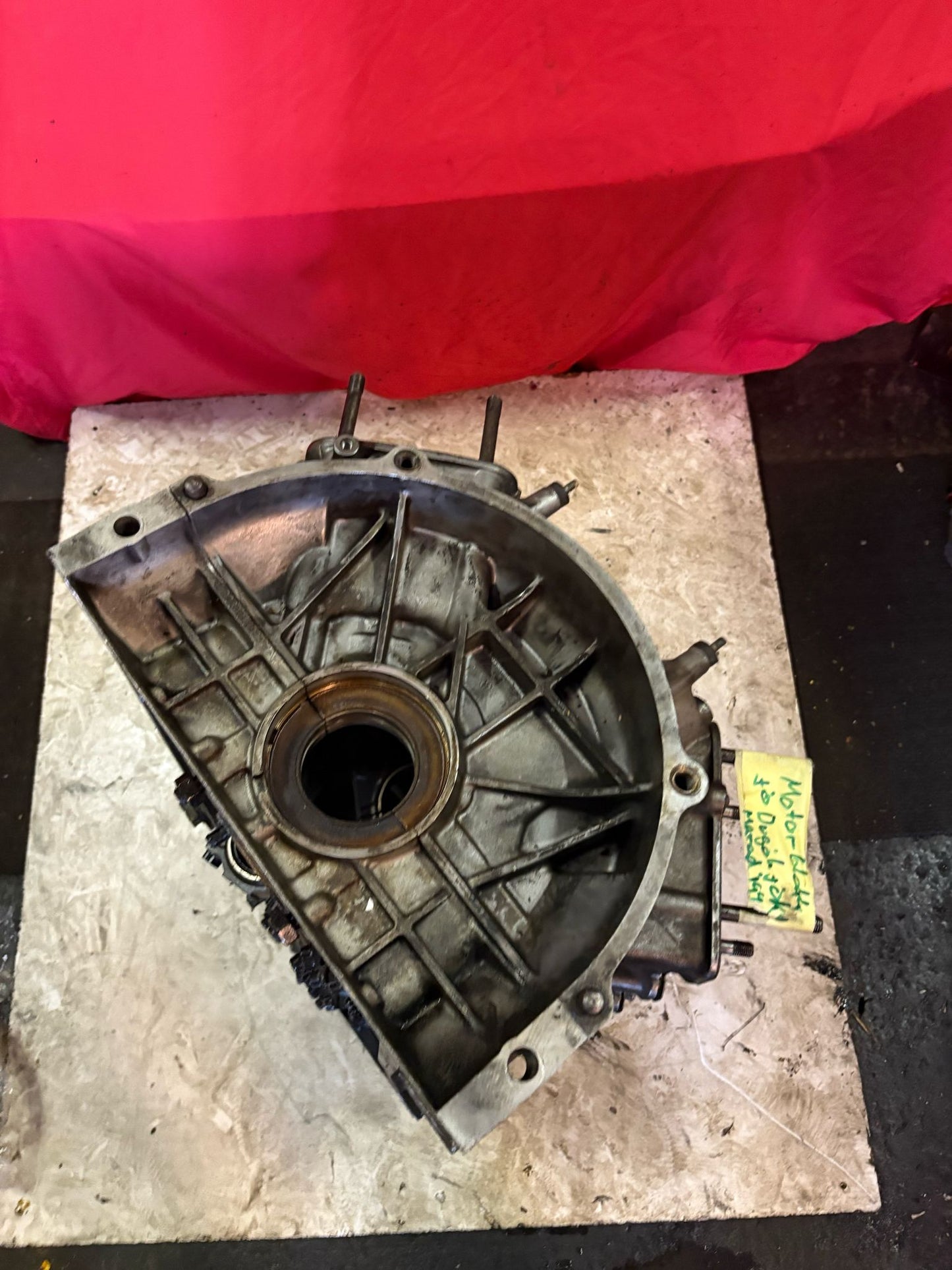 Porsche 928 M28/01 4.5 block with pistons, used