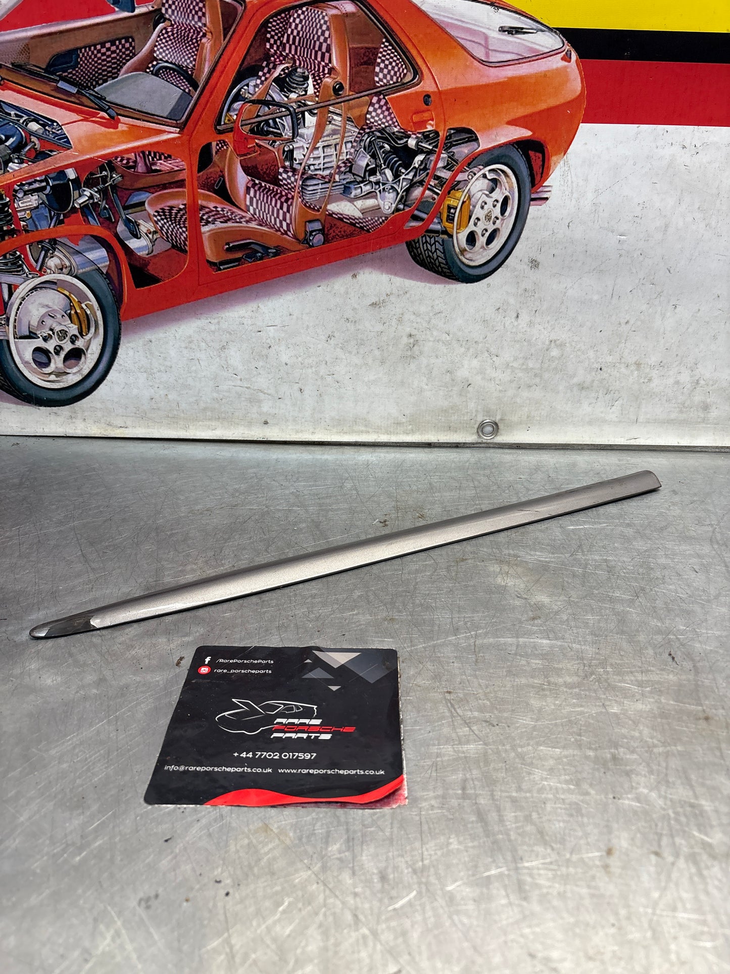 Porsche 928 Right rear Protective Moulding, for spares or repair 92855904203