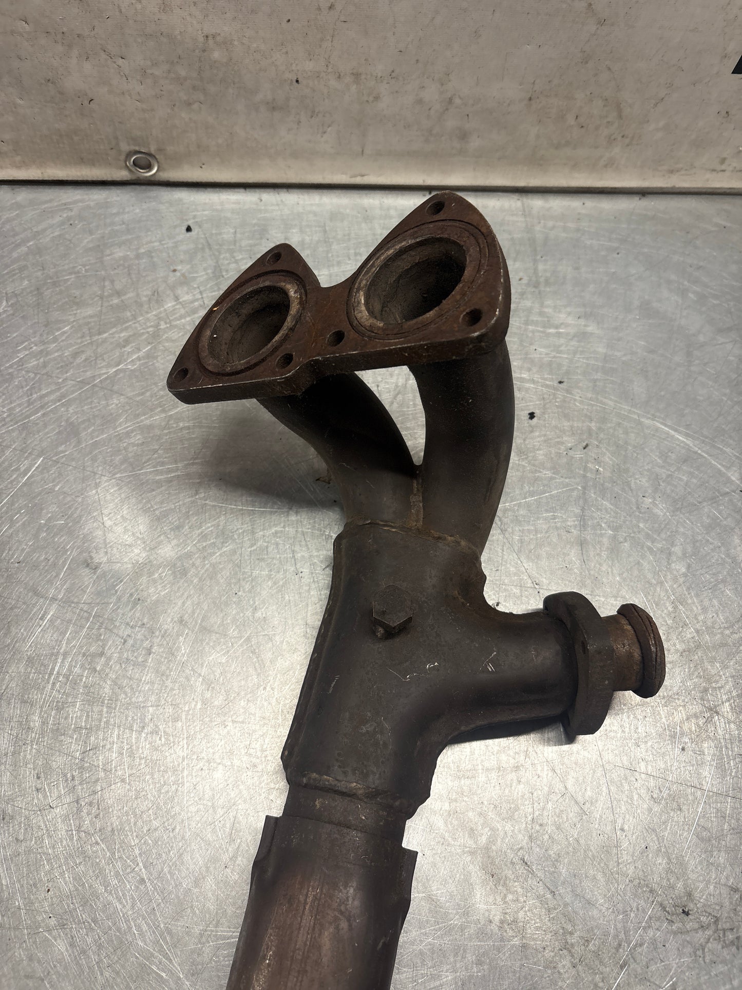 Porsche 944 Turbo exhaust cross over pipe 95111109615 used