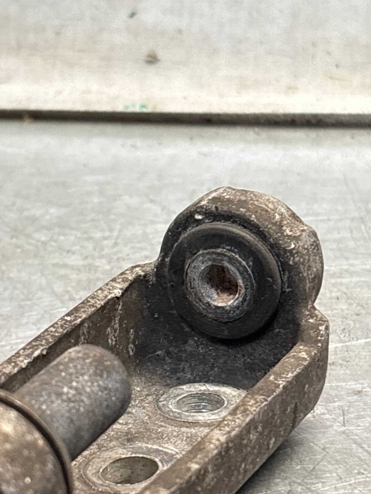 Porsche 924 alternator retaining bar clip, used 93160311300
