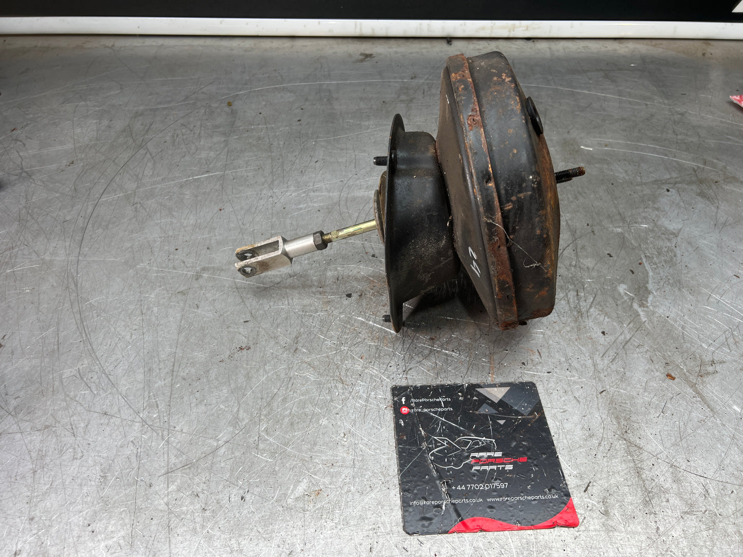 Porsche 944 brake booster, used 95135502703