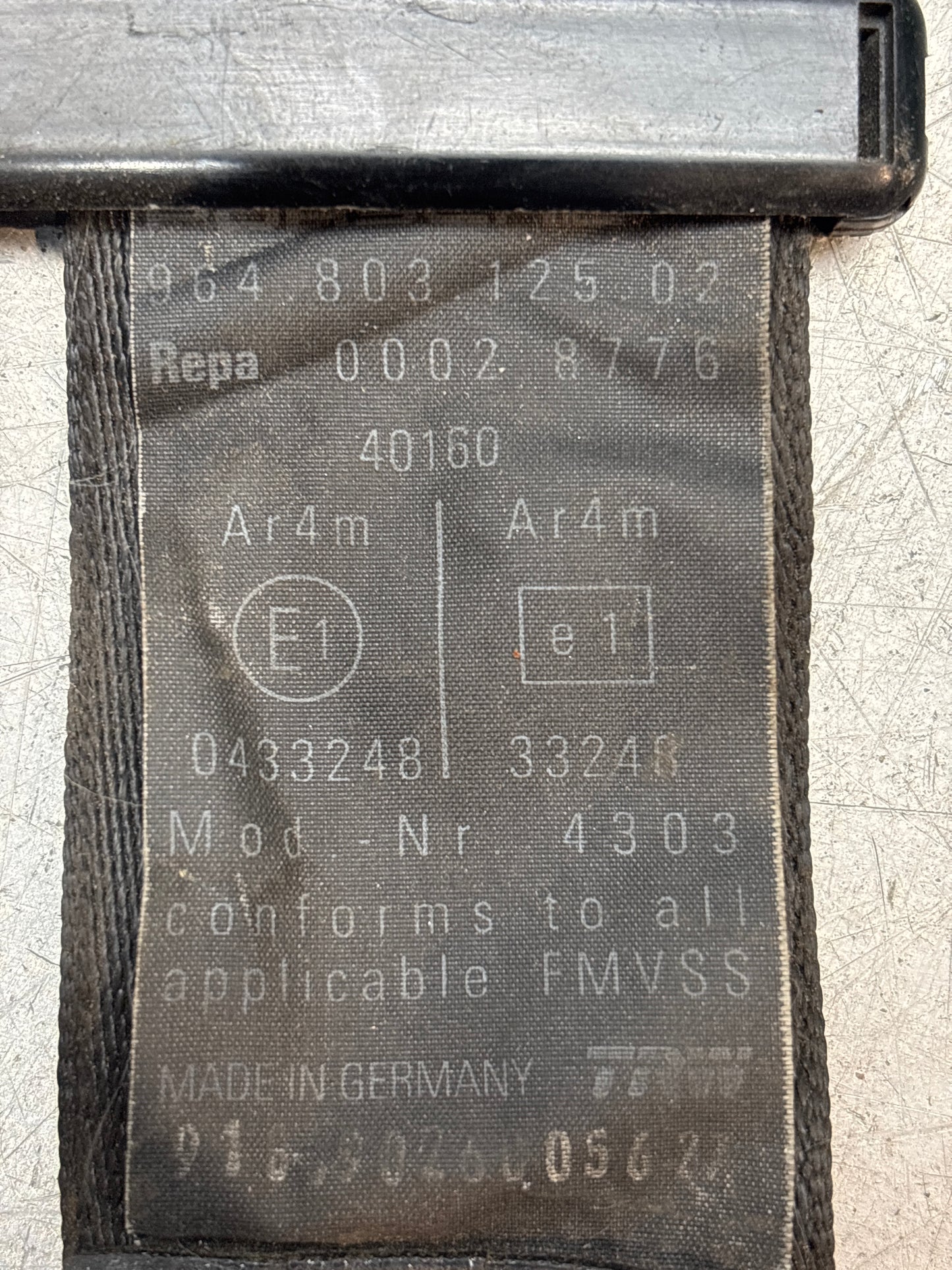 Porsche 964 993 front left N/S seat belt 96480312502 used