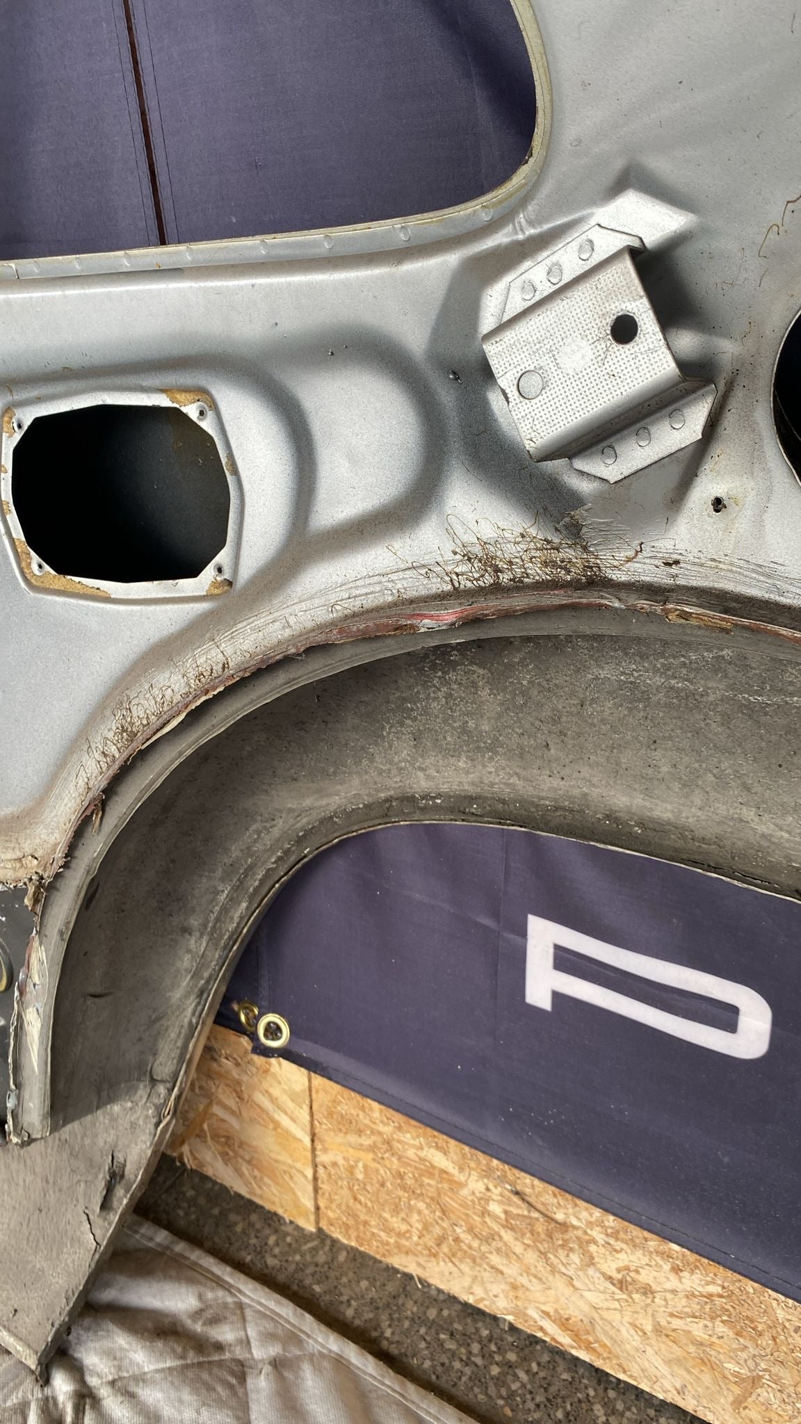 Porsche 924 Right sill / fender section, 477809602B cut