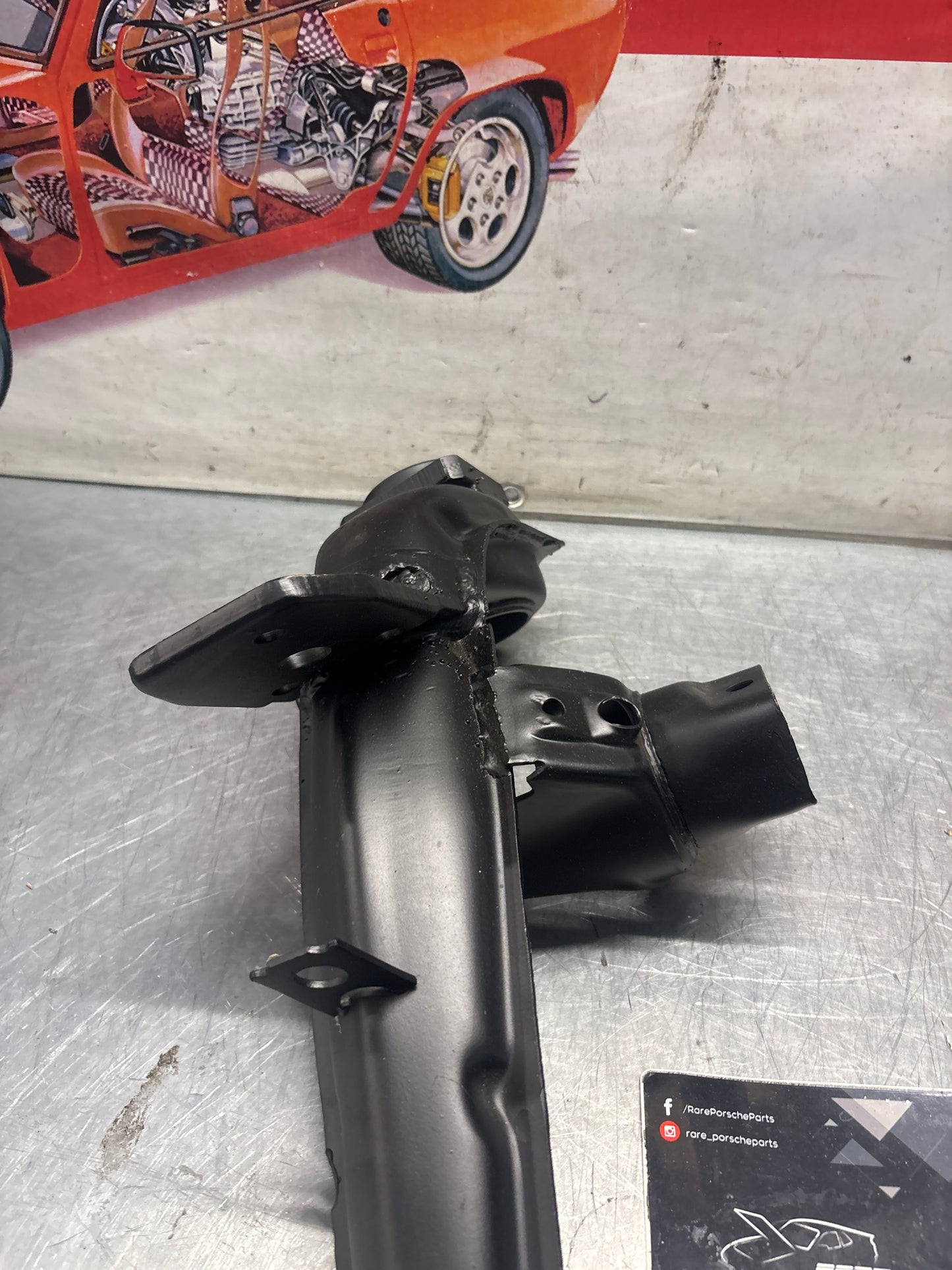 Porsche 924 944  -85.5 Rear left trailing arm,  refurbished 94433102100