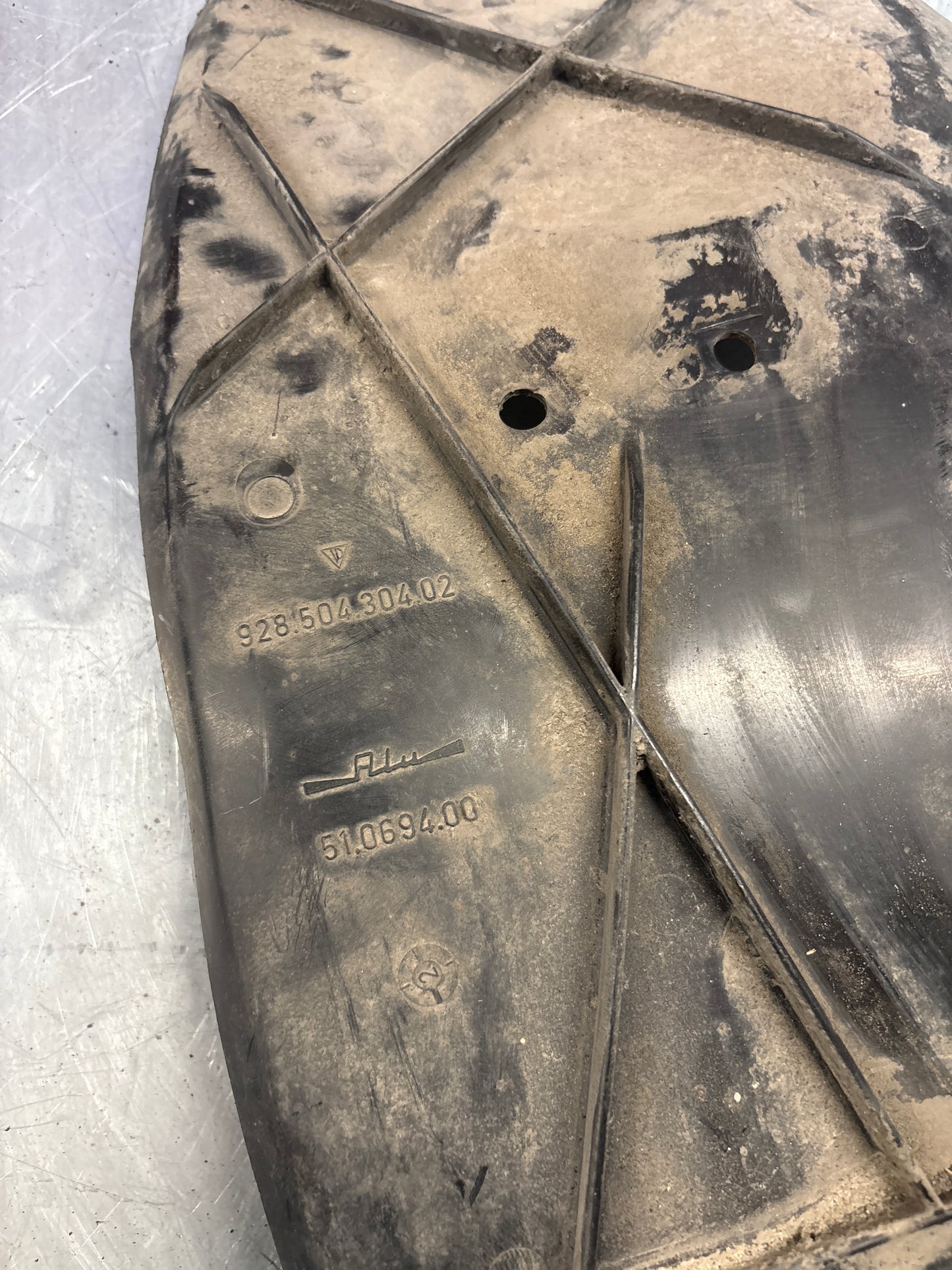 Porsche 928 rear right fender wheel cover, used 92850430402