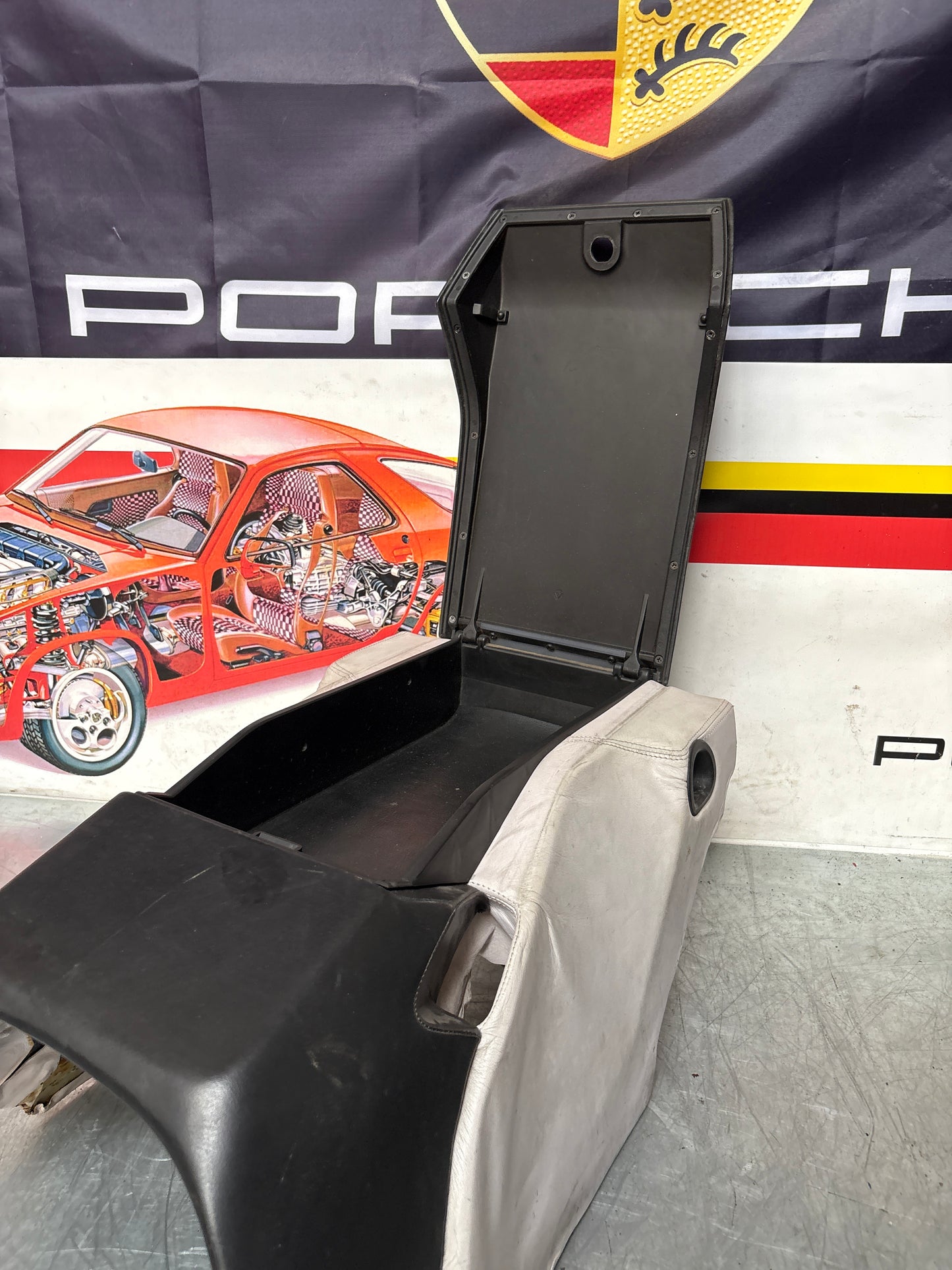 Porsche 928 S center console, rear armrest, black and white, no key 92852206757 used