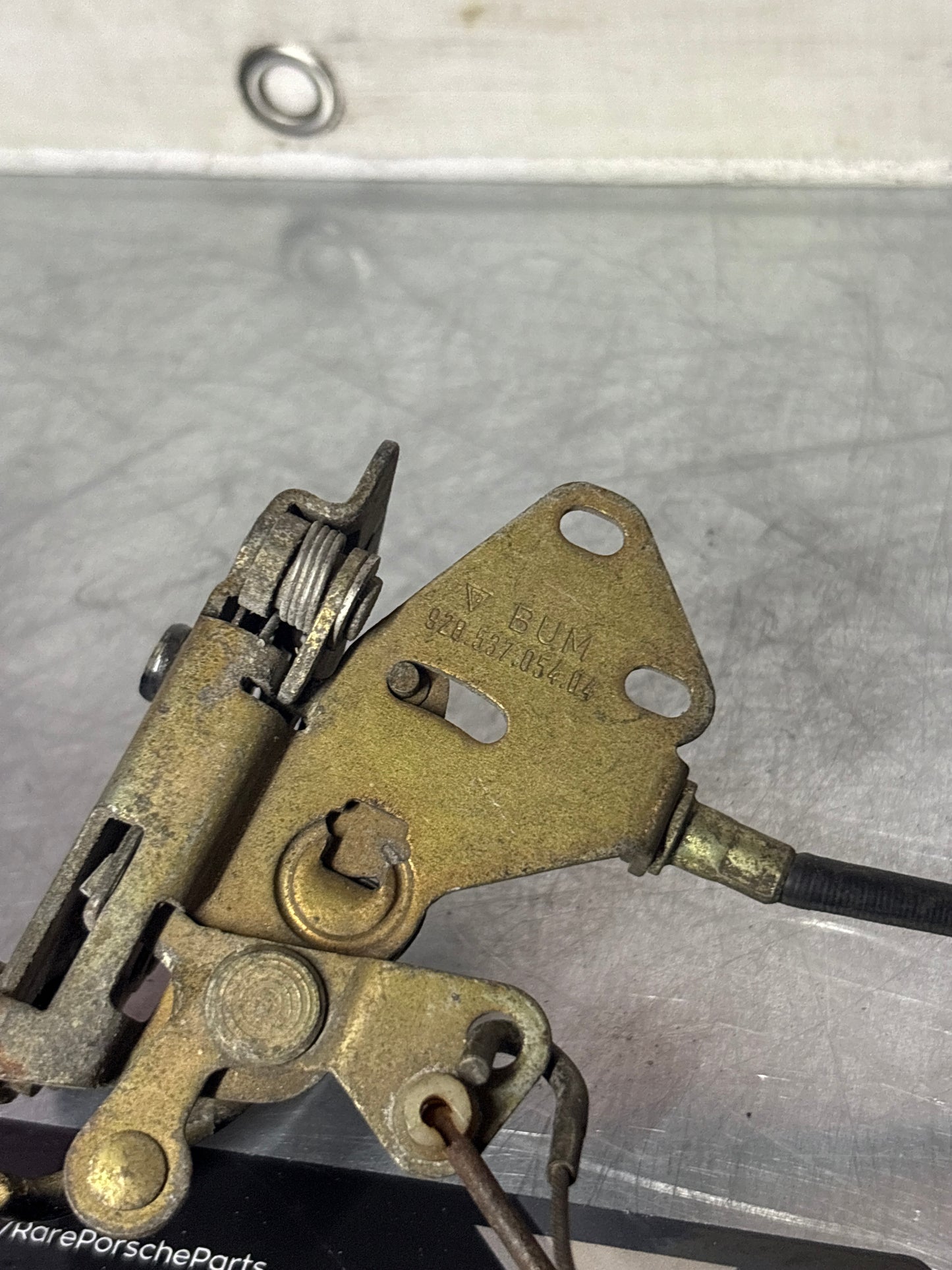 Porsche 928 Right door lock mechanism 92853705404 used