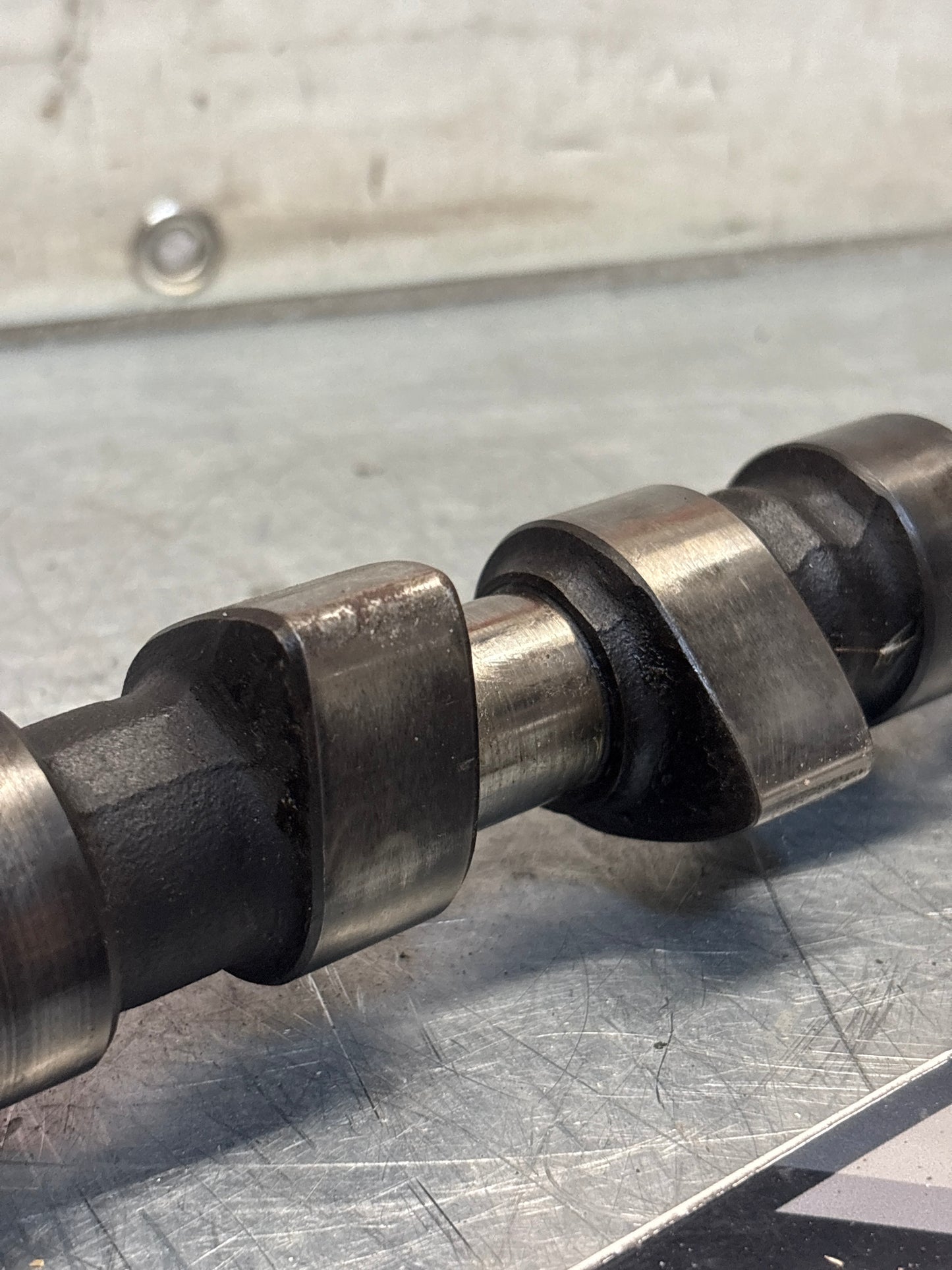 Porsche 924 / 924 Turbo camshaft 046109021 used
