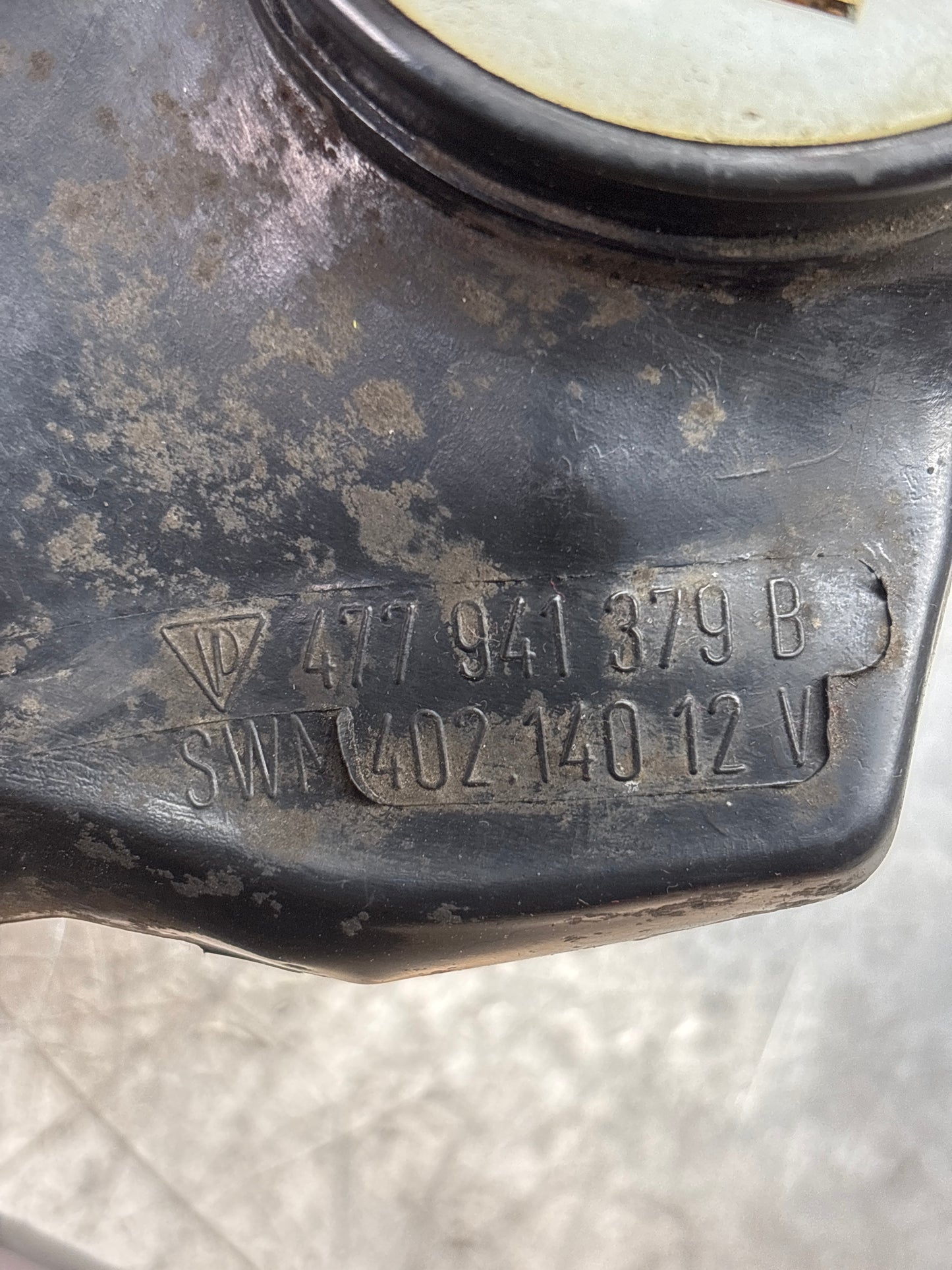 Porsche 924/944 headlight lift motor 477941379B, used