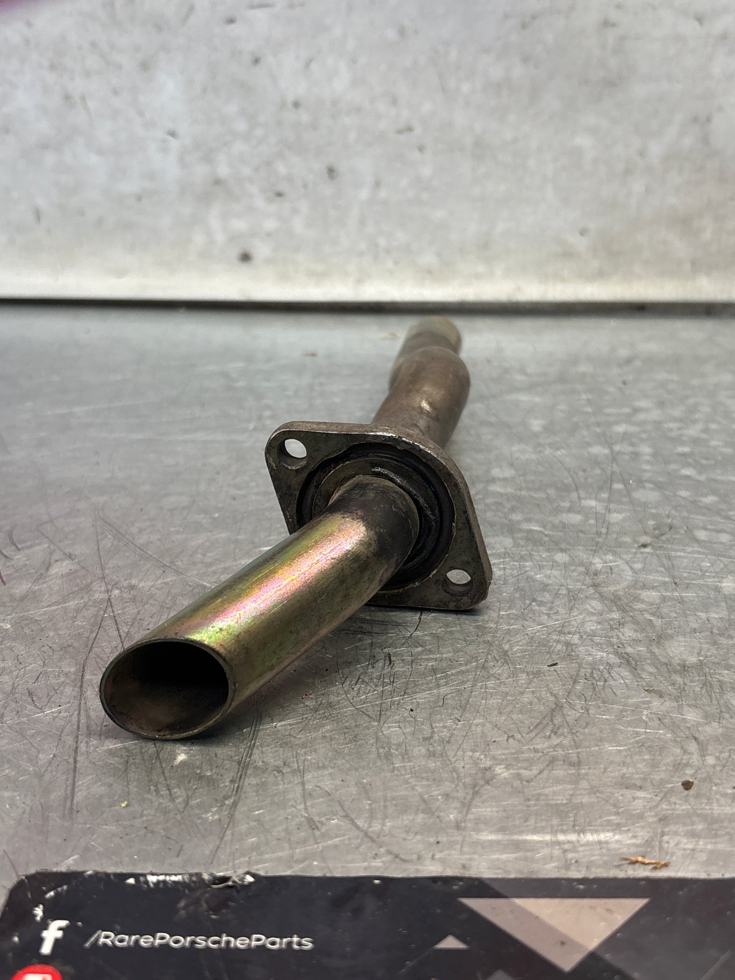Porsche 928 Oil tube, used 92810716701