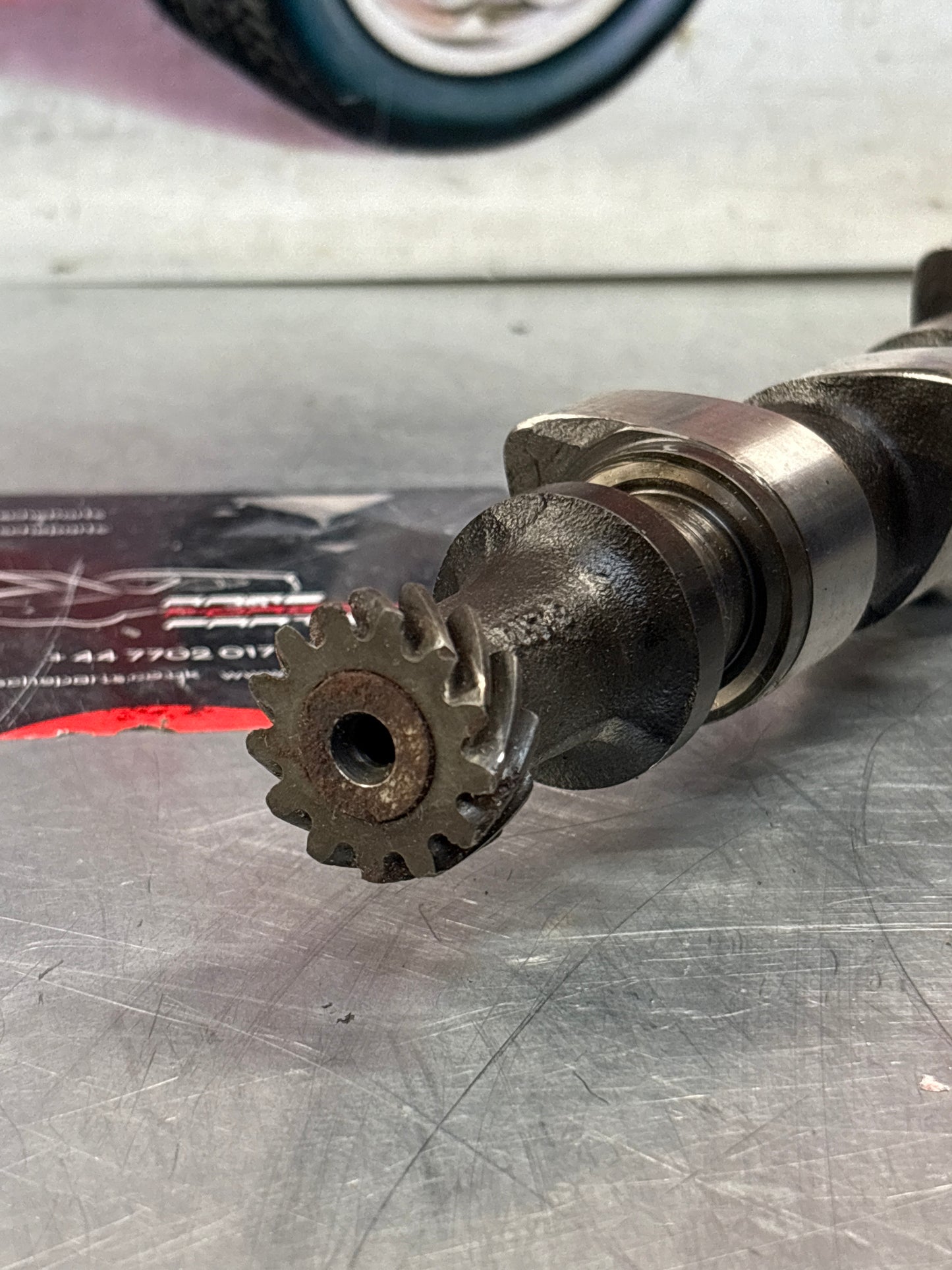 Porsche 924 / 924 Turbo chamshaft 046109021 used