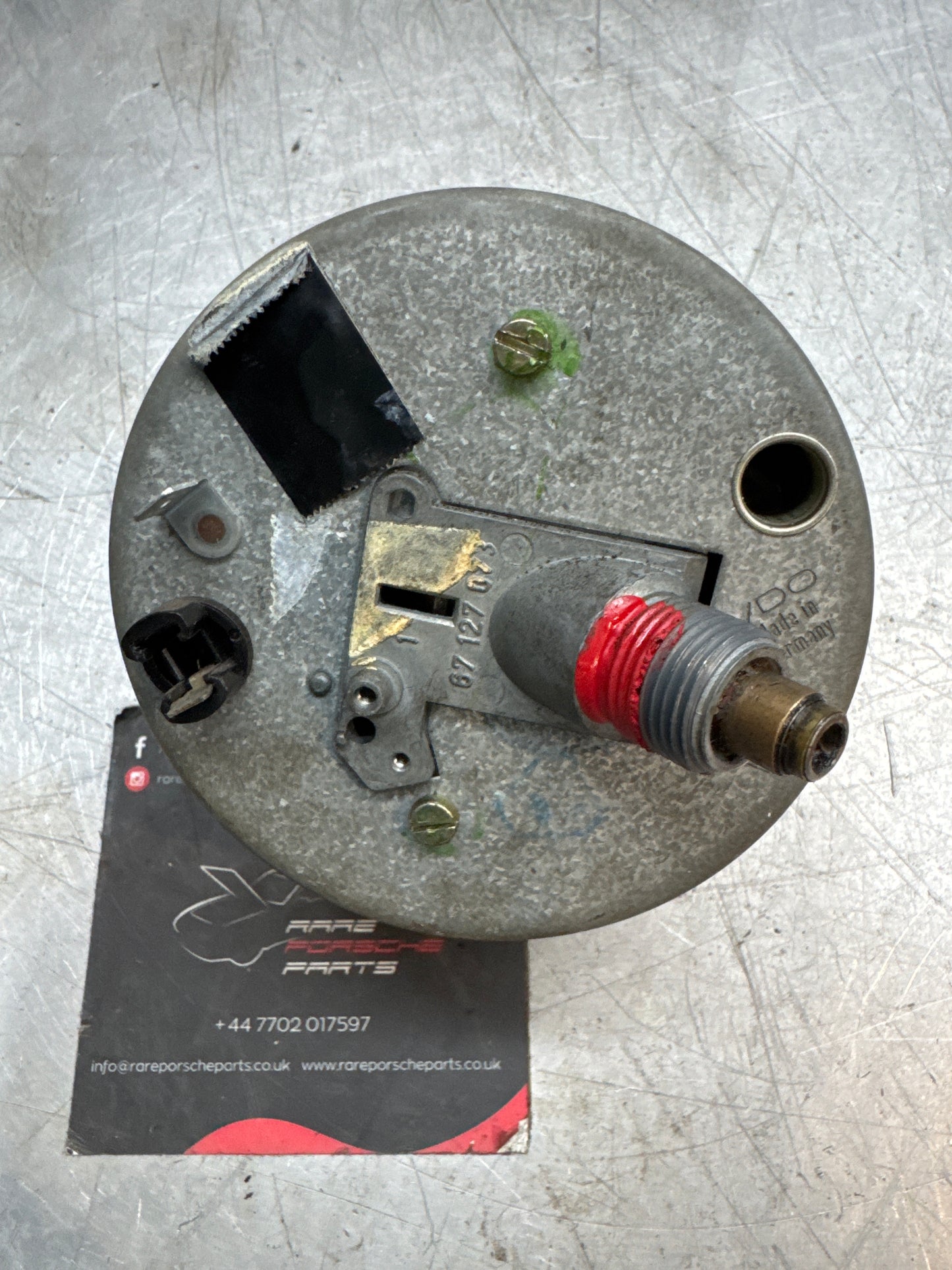 Porsche 924 MPH Speedometer showing 60283 , 477 957 031 L 477957031 used