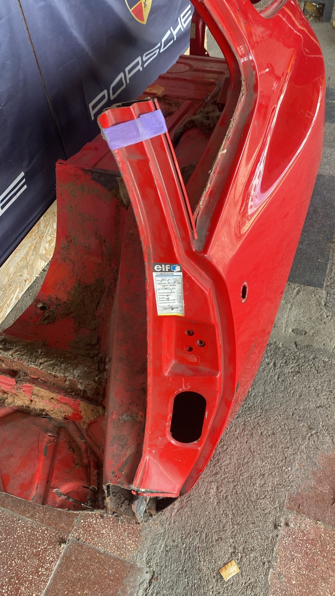 Porsche 944 left side cut, rear fender, 94450390303