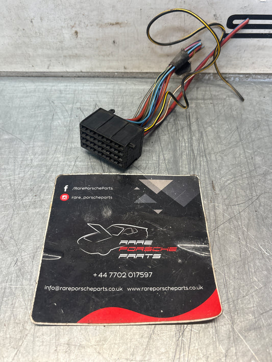 Porsche 944 85.5- fuse box pigtail, used black 92861233502
