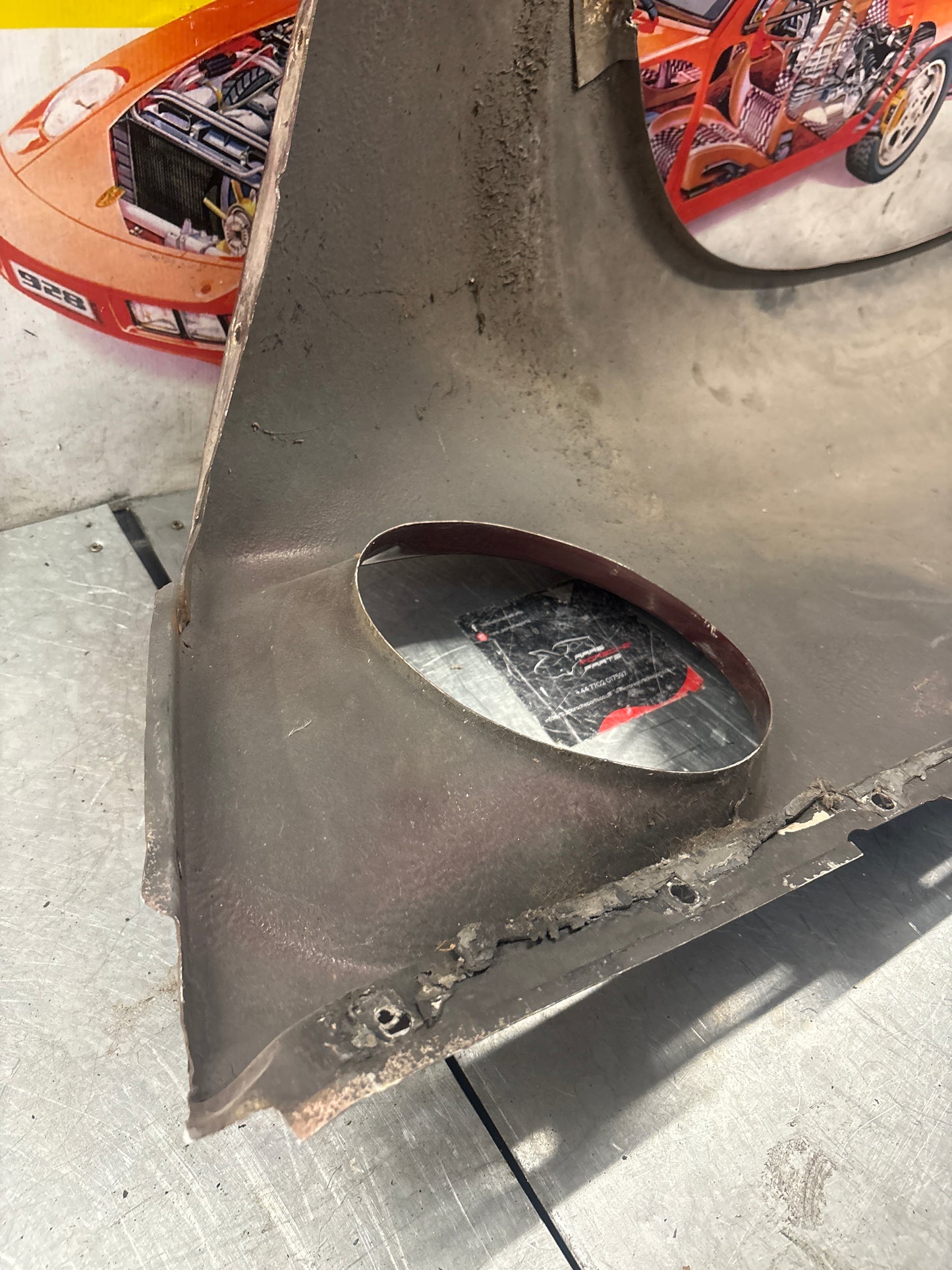 Porsche 928 front left wing, 92850301103 used