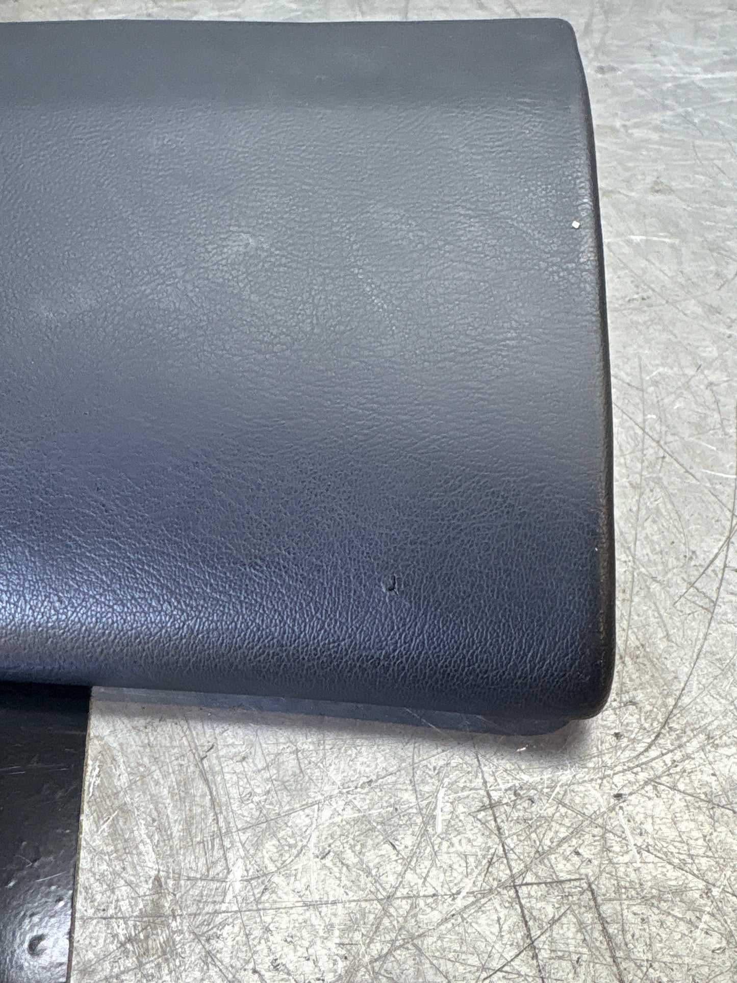 Porsche 944 85-92 glove box lid Marine blue used