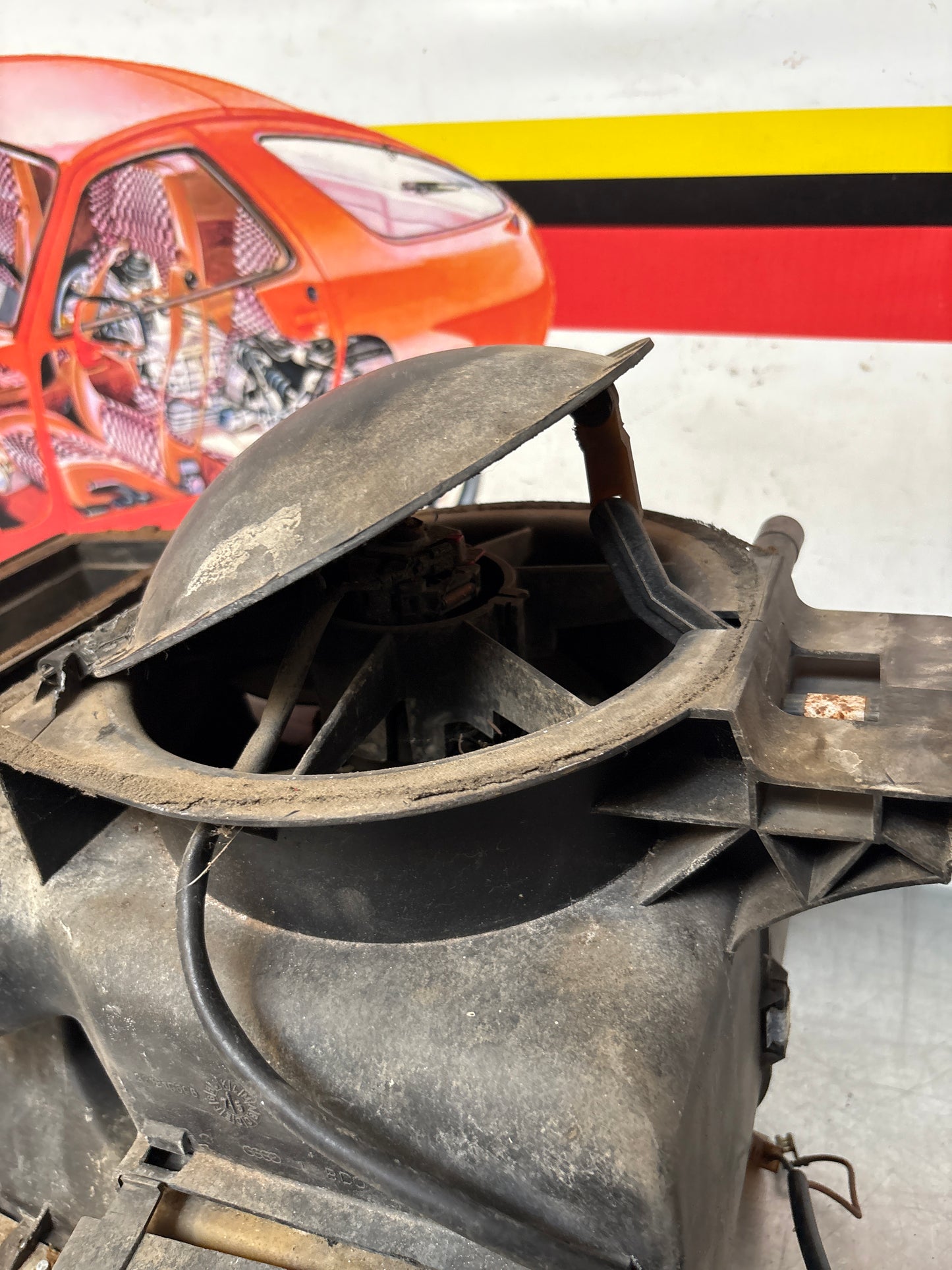 Porsche 924 76-79 heater blower fan assembly, complete with fan 321819096 / 823819096A / 321819095 / 823819095 used