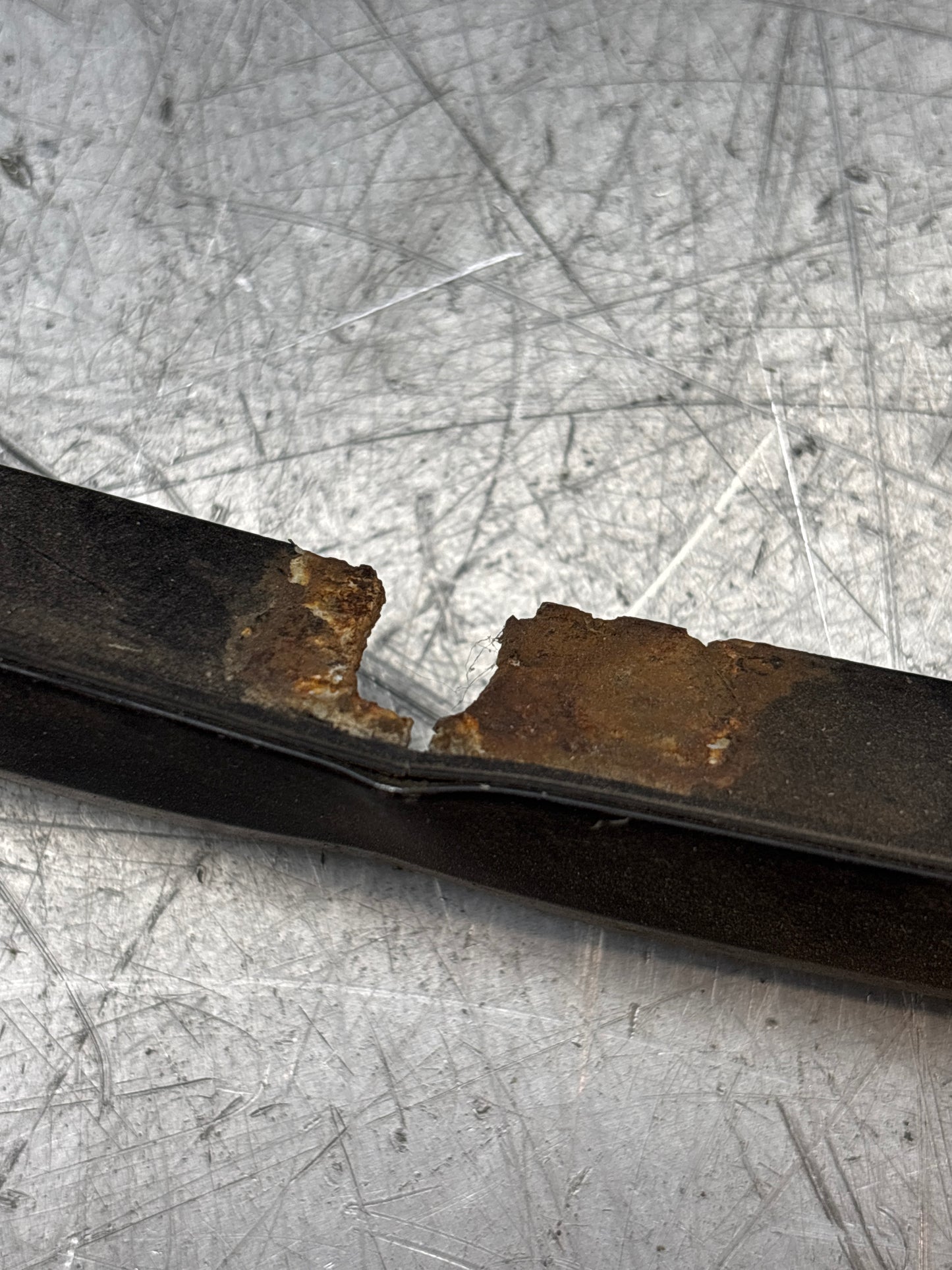 Rivestimento parabrezza Porsche 924/944 94455904300, usato, danneggiato