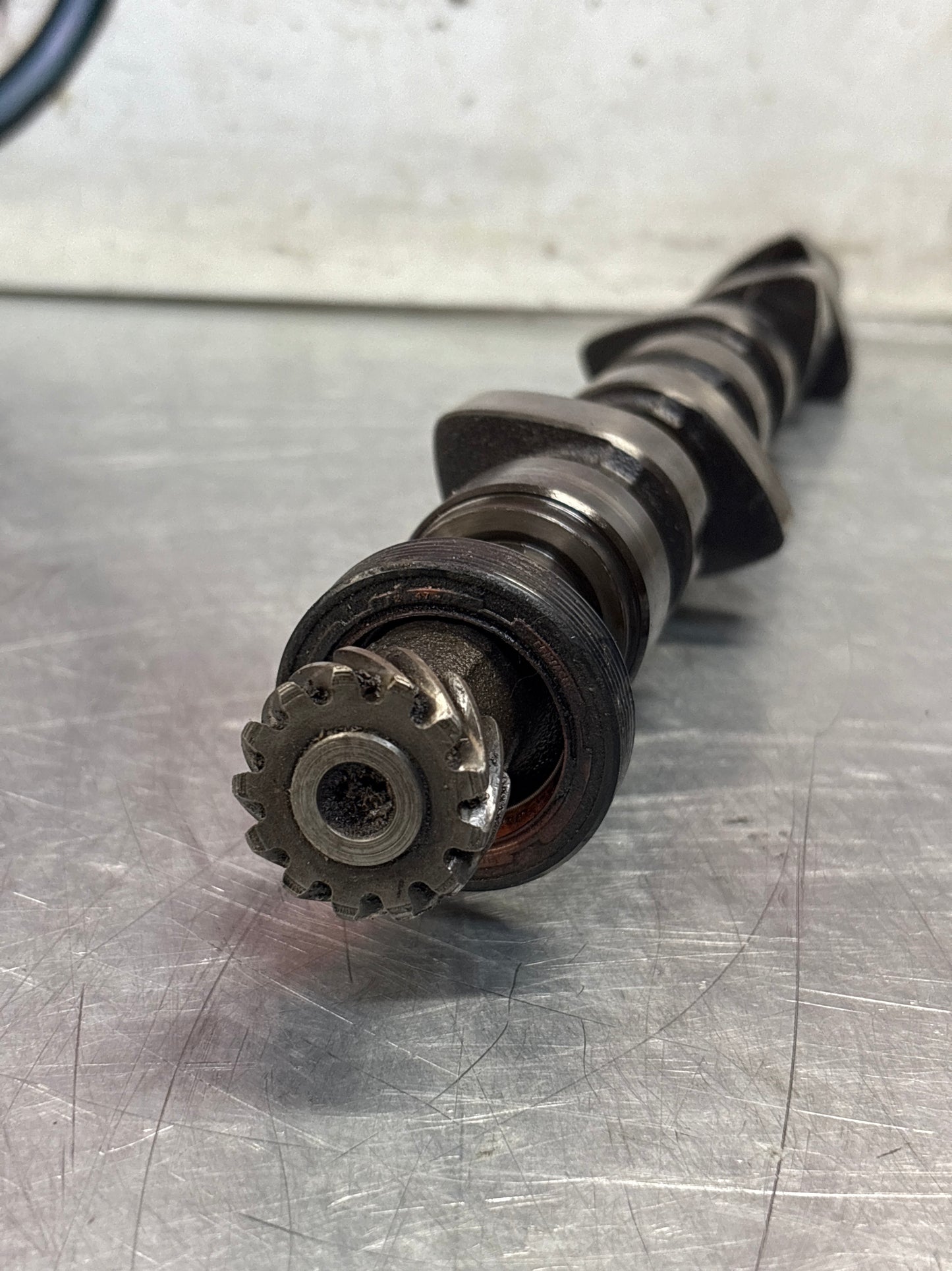 Porsche 924 / 924 Turbo chamshaft 046109021 used