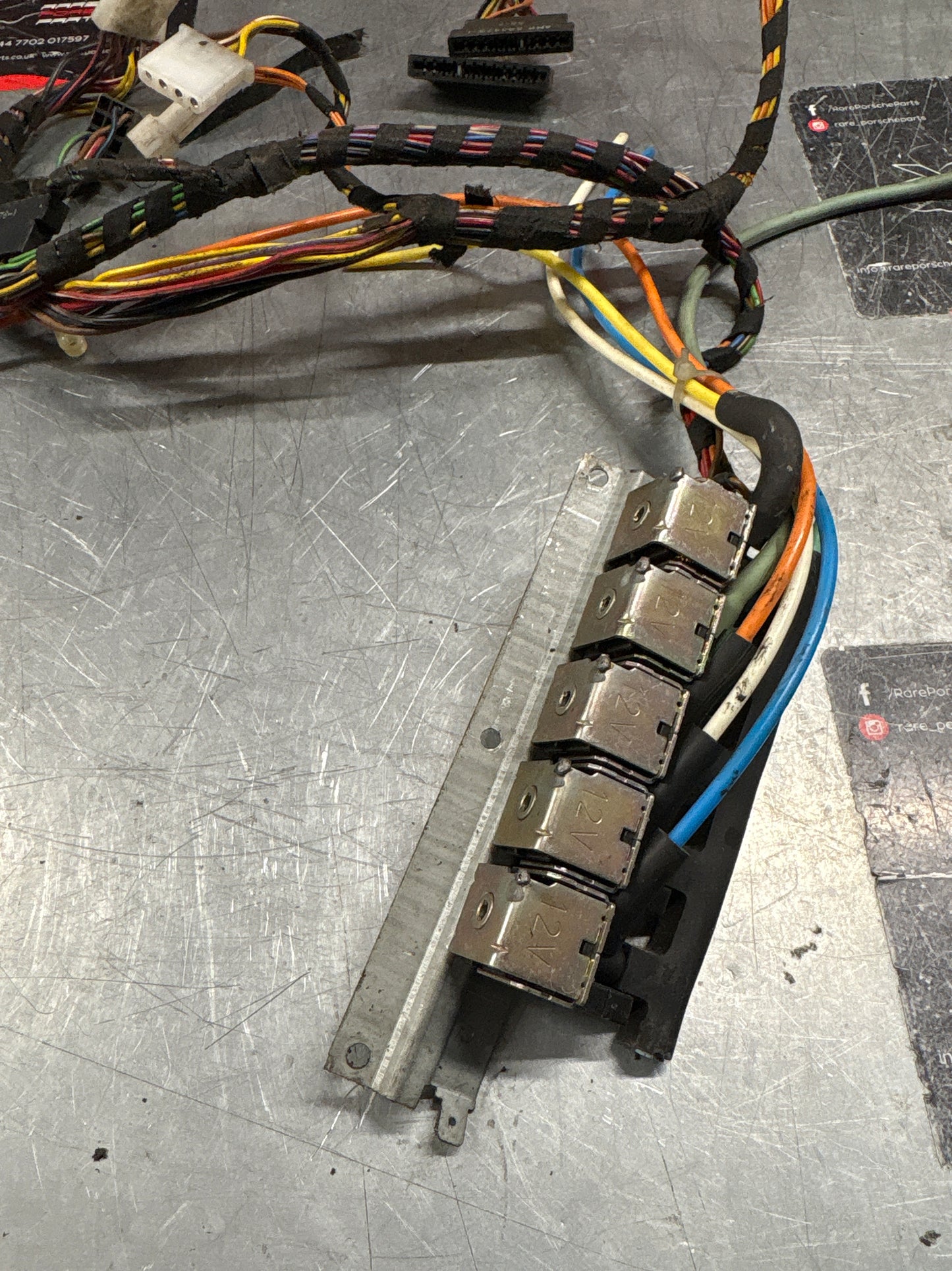 Porsche 928 A/C heater control unit wiring, used 92861292104