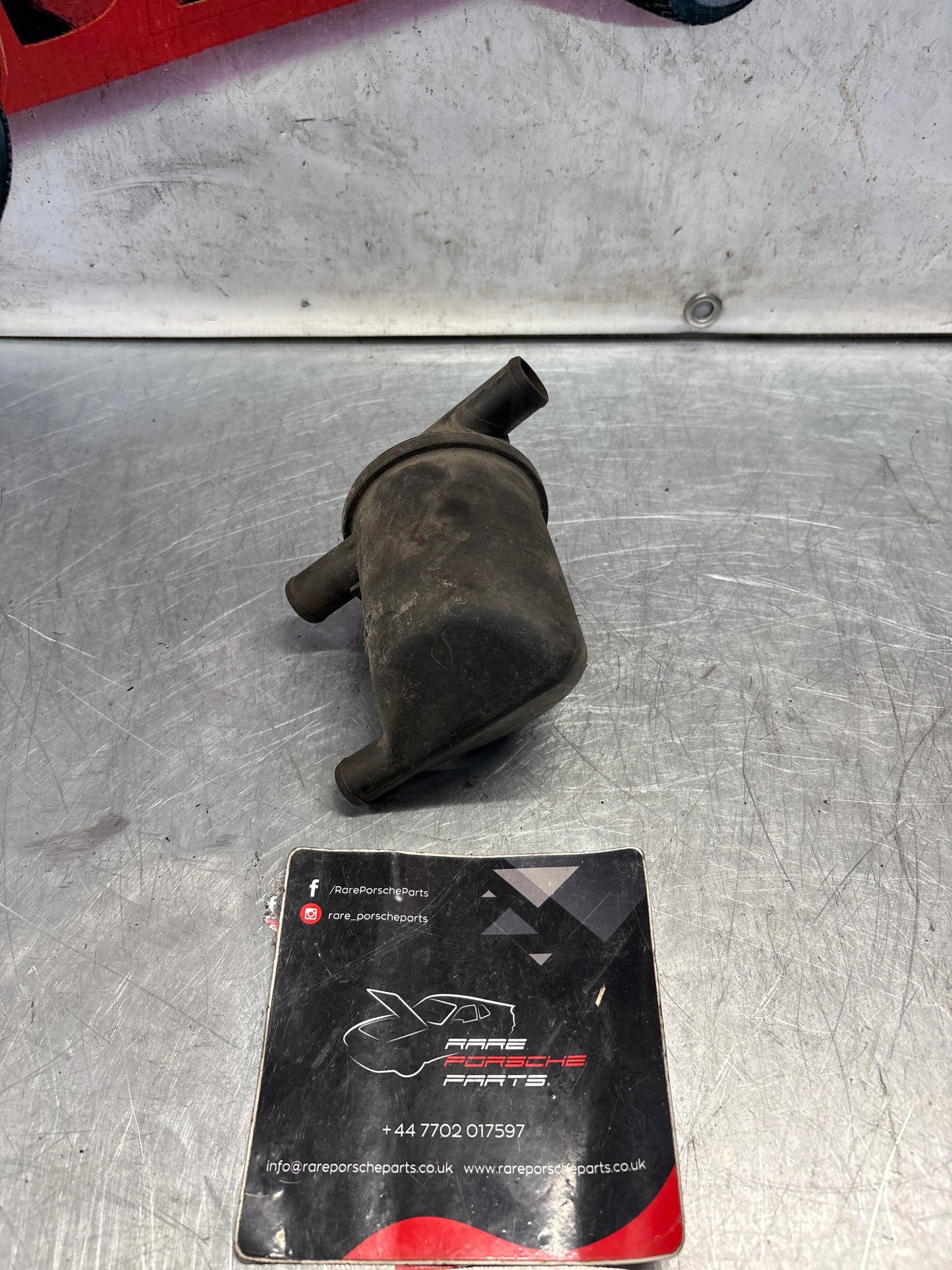 Porsche 924 turbo oil air separator 931107221 used Purolator