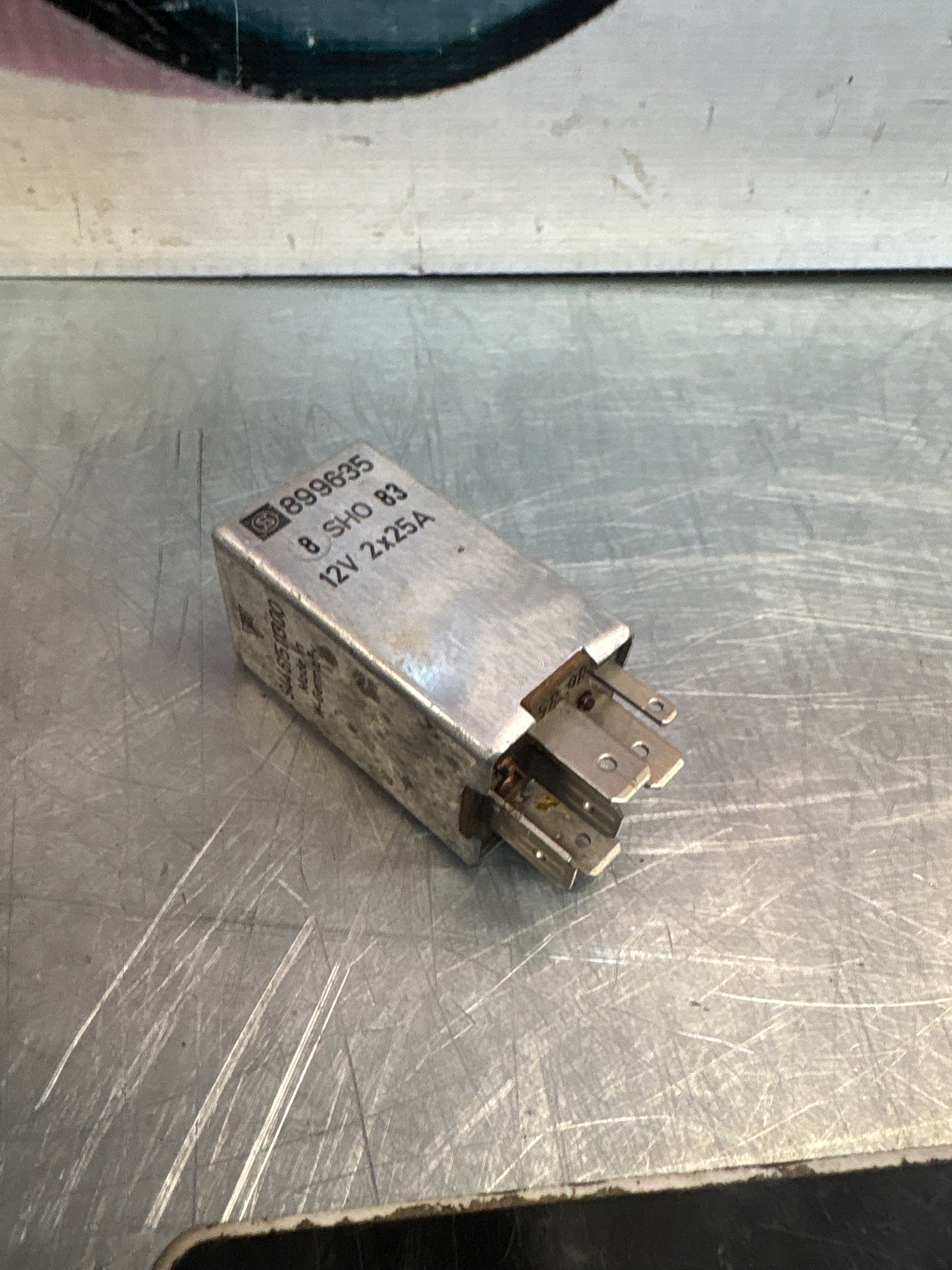 Porsche 944 air conditioner fan relay, used 94461511300