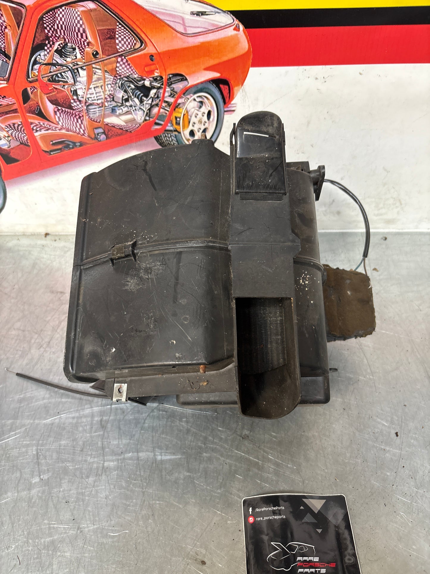 Porsche 924 76-79 heater blower fan assembly, complete with fan 321819096 / 823819096A / 321819095 / 823819095 used