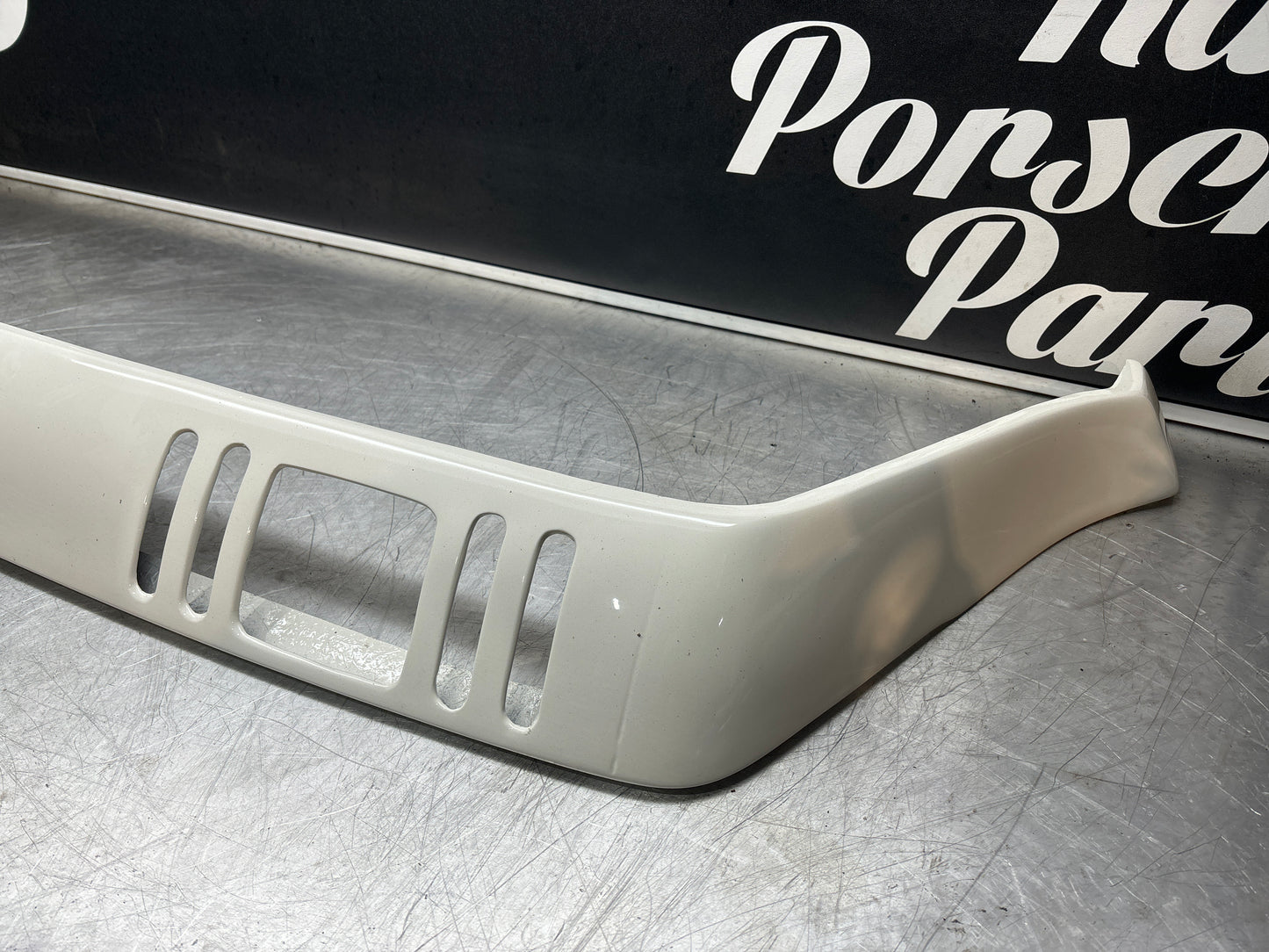 Porsche 944 Unterer Heckspoiler / Splitter / Schließblech 94450592900 Aftermarket