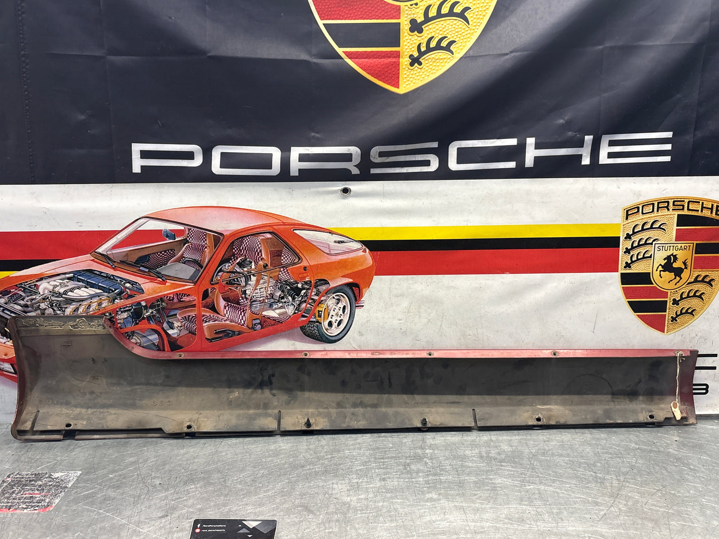 Porsche 928 S4 left sill cover, used 92855908502