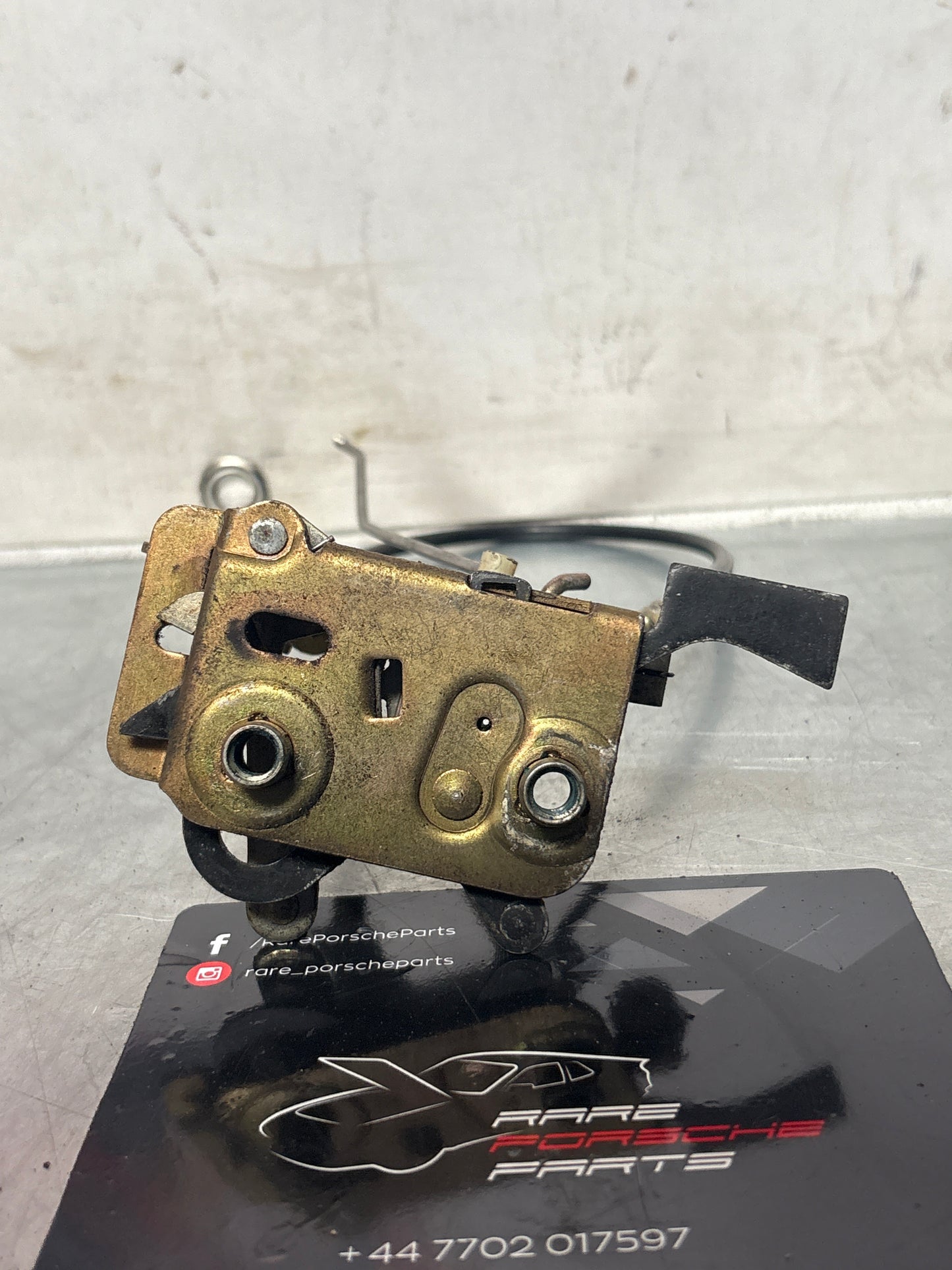 Porsche 928 Right door lock mechanism 92853705408 used