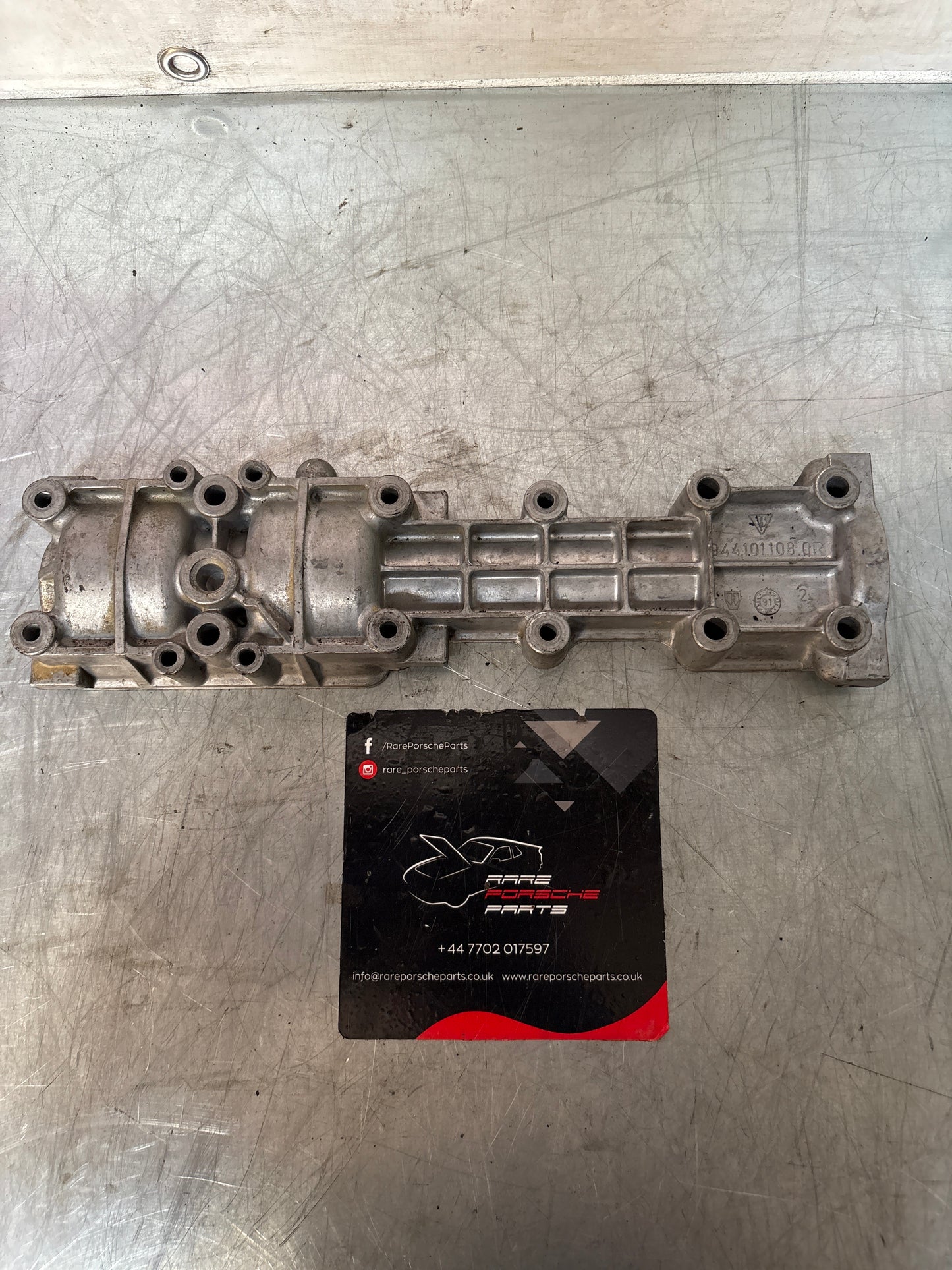 Porsche 924 2.5 / 944 Balance shaft housing, used 9441011080R