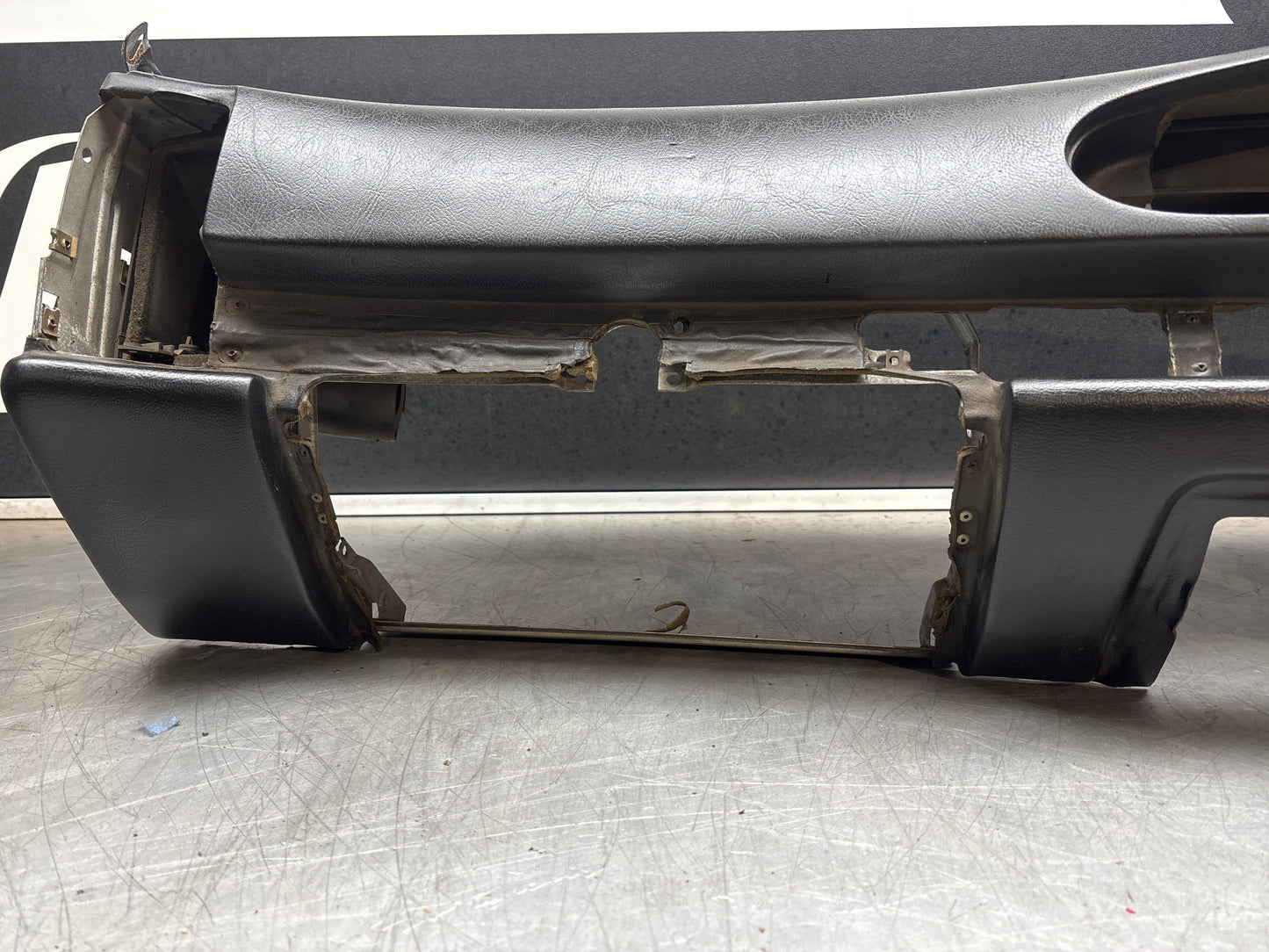 Porsche 944 / S2 ovales Armaturenbrett 1986- 92 Gebraucht Schwarz Rechtslenker