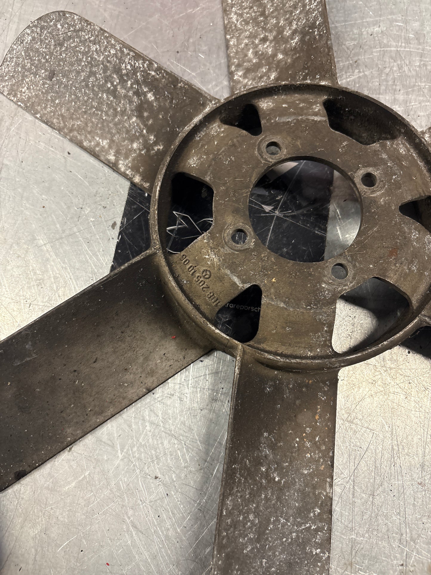 Porsche 928 early Engine cooling fan used 92810613701 / 1082051006