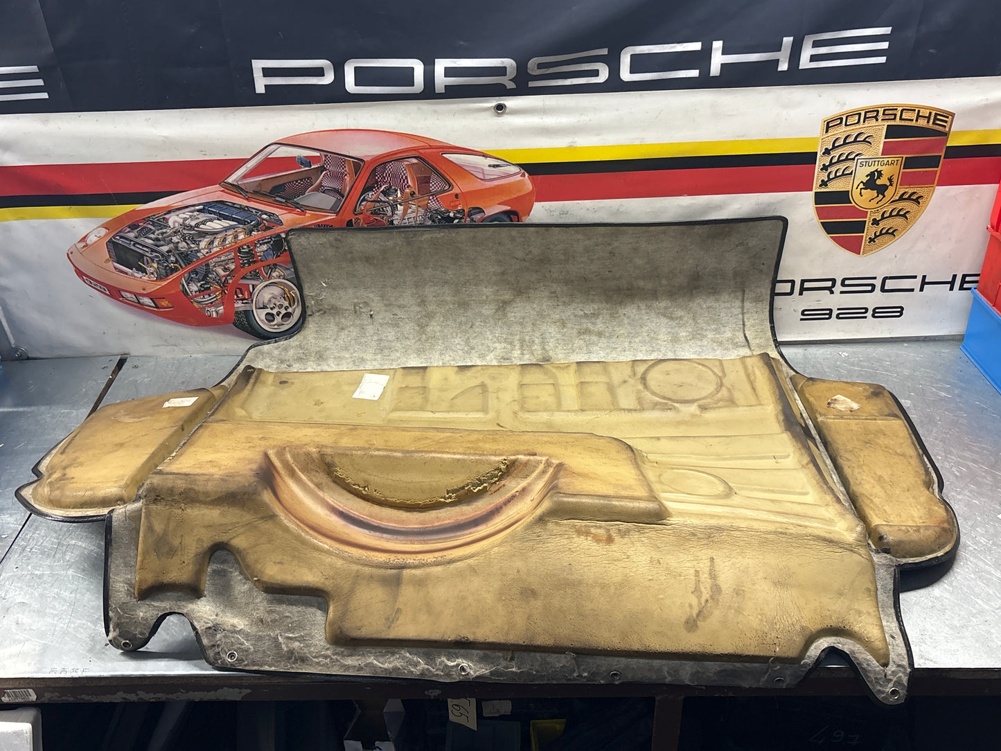 Porsche 924S 944 85.5- boot carpet, black, 94555506303 used, space saver wheel type