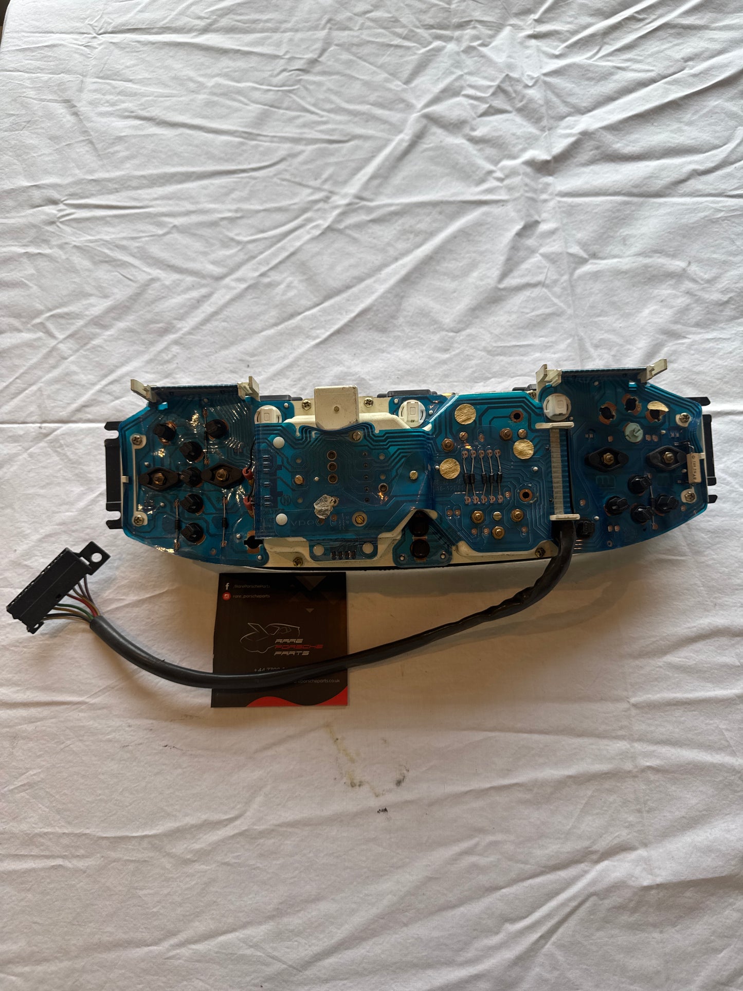 Porsche 944 dash clock binnacle pod speedometer, 94564131103 used 106205 miles automatic plastic screen has some small scratches