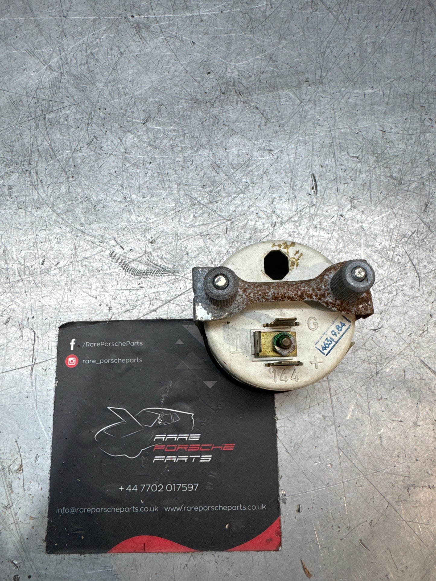 porsche 924 2.0 oil pressure gauge 10 bar. 477919551E used