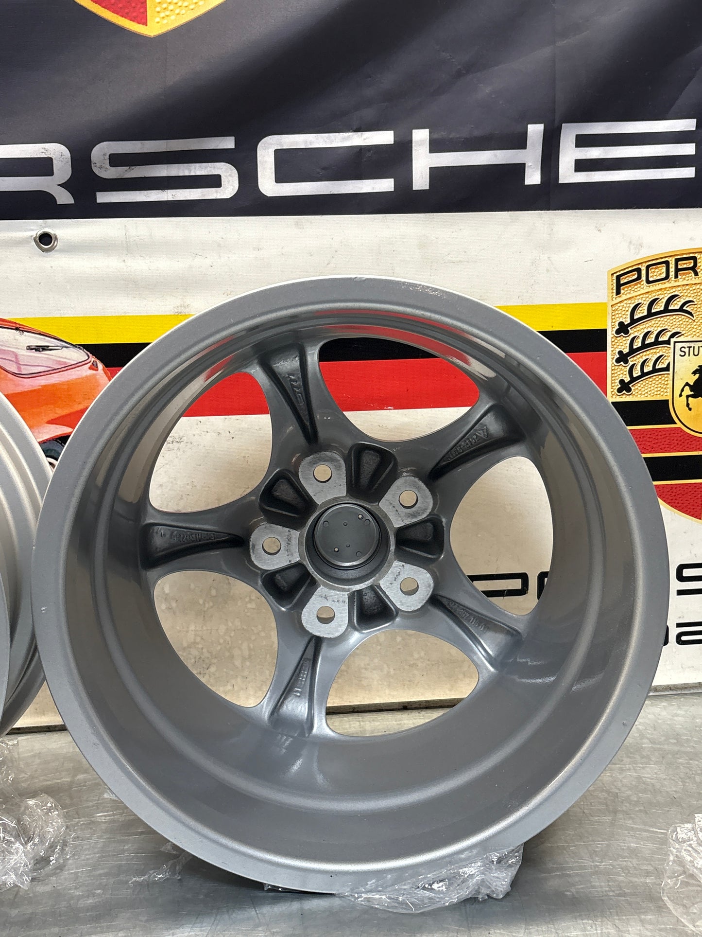 Porsche 944 968 16 inch alloy wheel set, refurbished 94436211400 / 94436211600