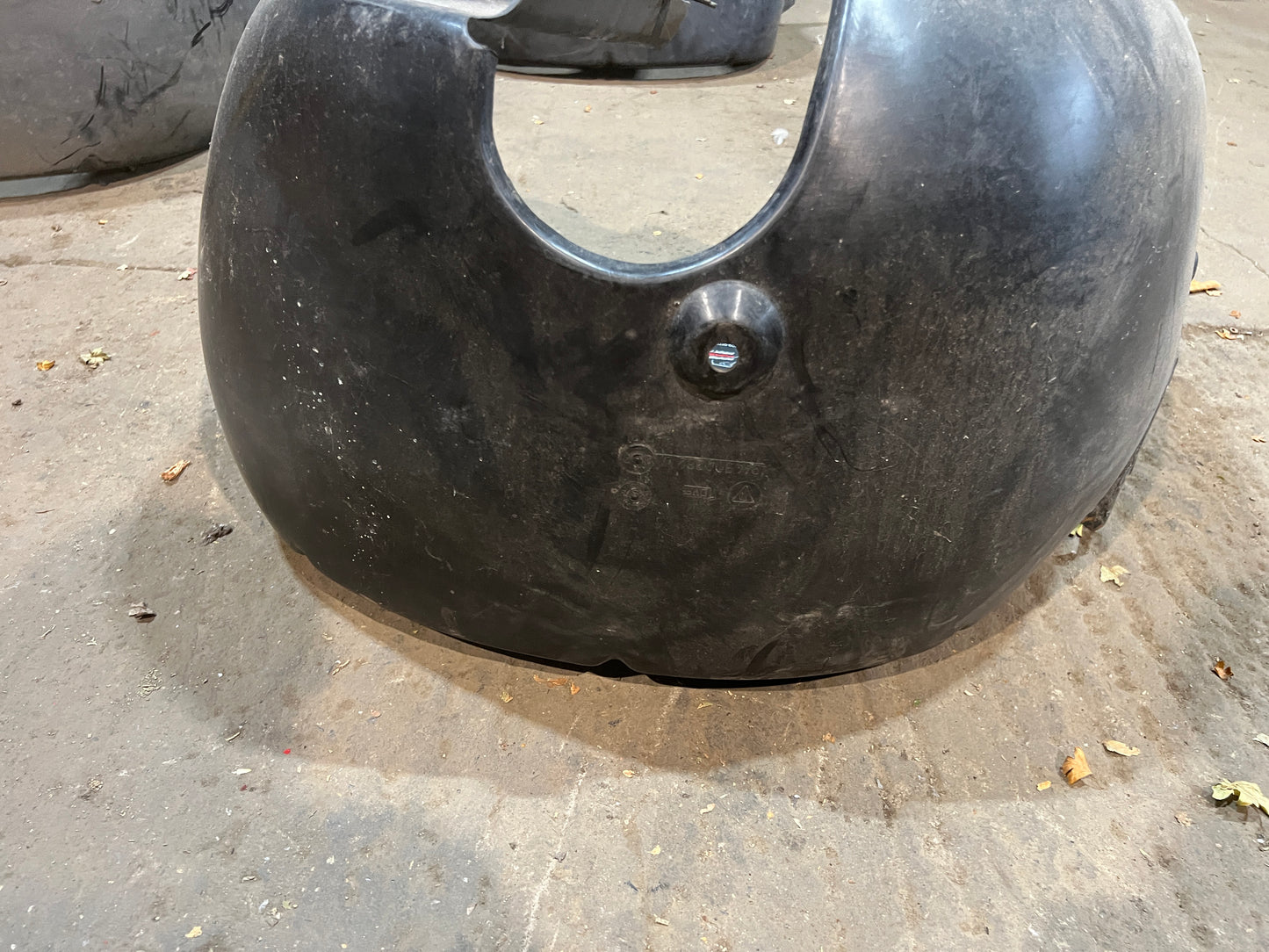 Porsche 944 from 85.5 wheel arch liner  Left, 94450438100 Used