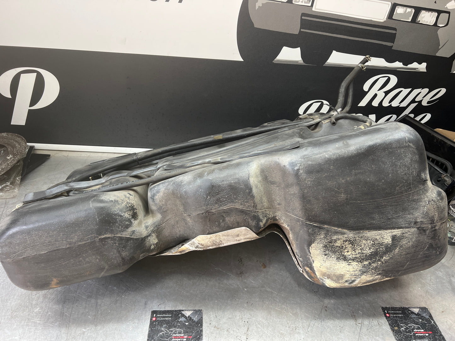 Porsche 944 plastic fuel tank, 95120102103, study photos