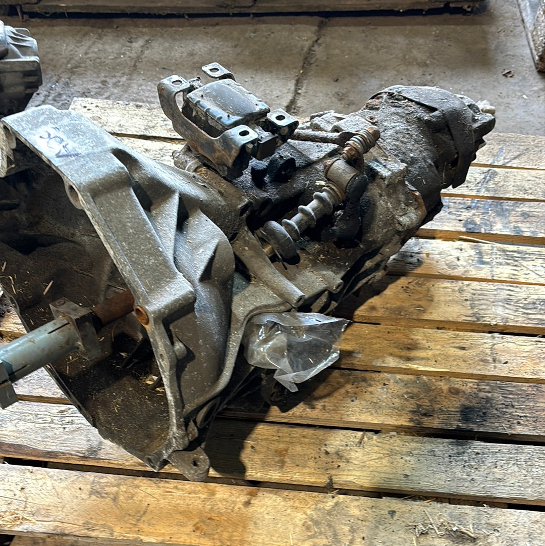 Porsche 944 S2 gearbox (AOS) removed from running and driving car