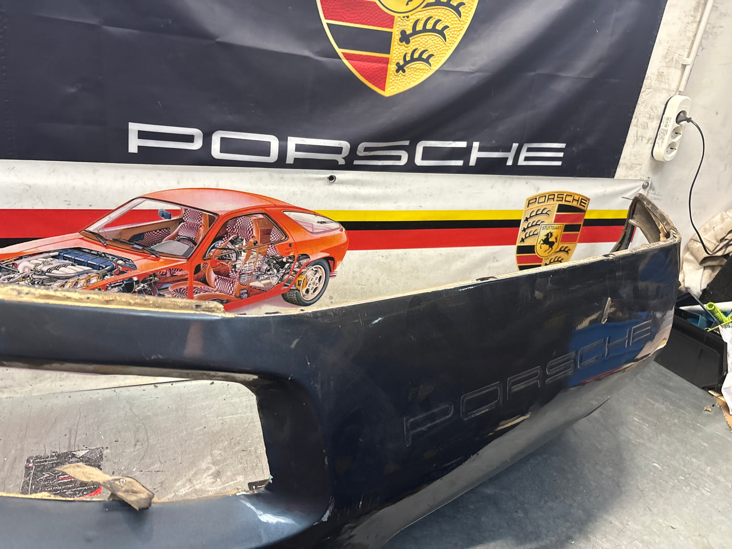 Porsche 928 rear bumper, used 92850502303 / 474181