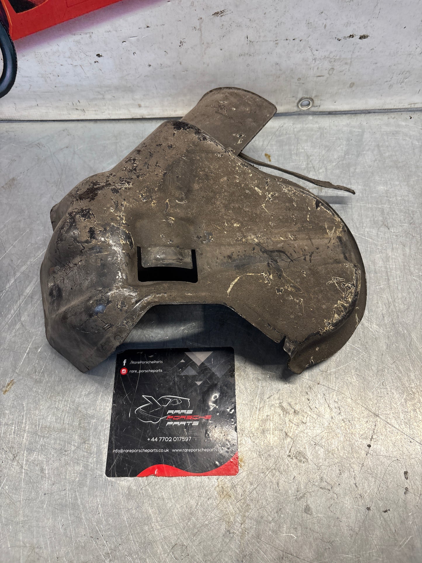 Porsche 944 85.5- fuel pump cover plate 94420133100