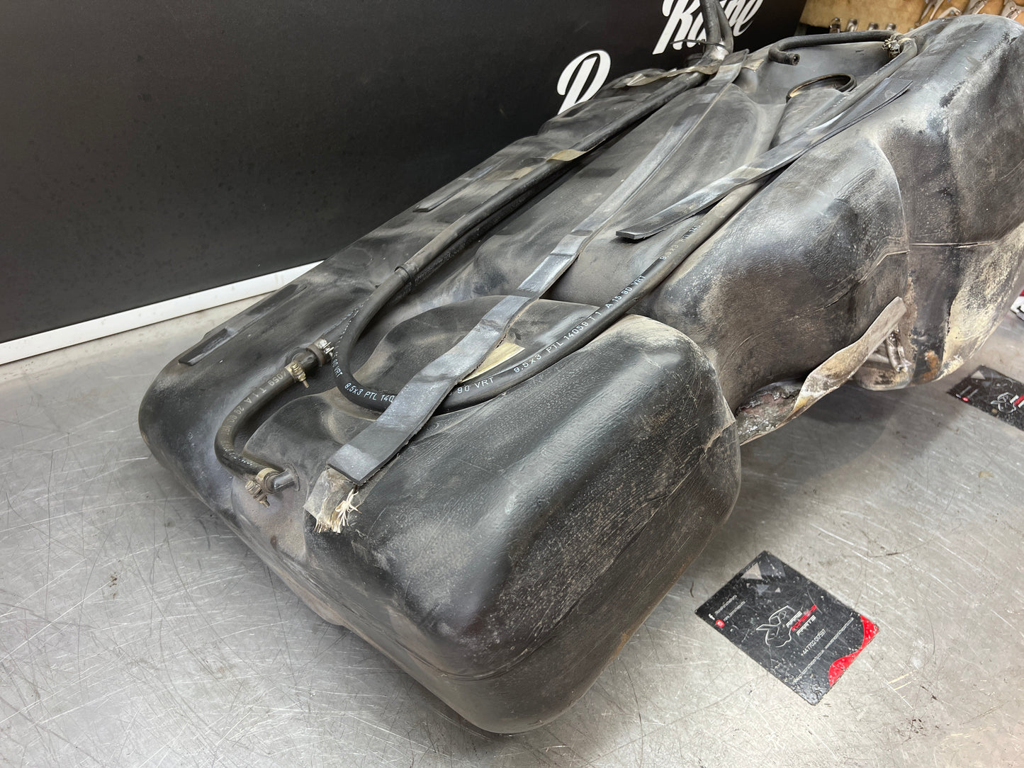 Porsche 944 plastic fuel tank, 95120102103, study photos